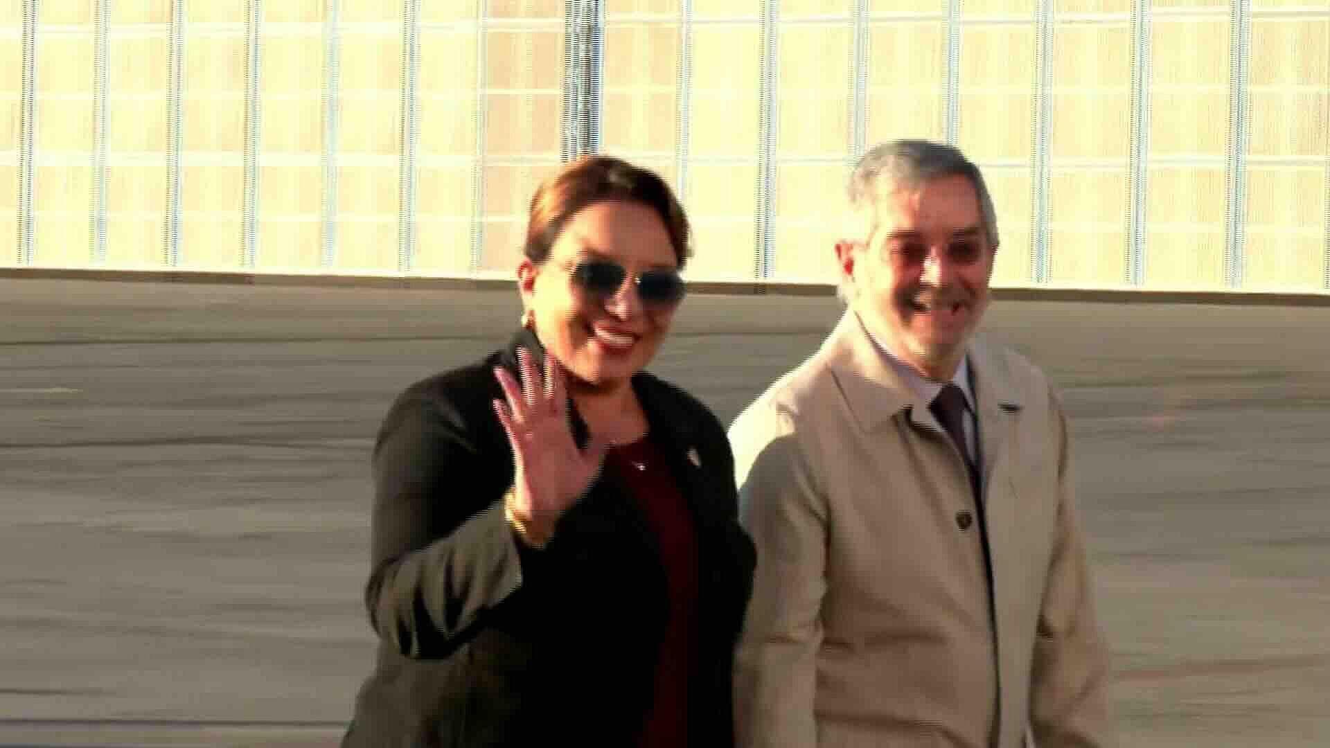 Canciller Recibió a Xiomara Castro, Presidenta de Honduras, en Aeropuerto de CDMX