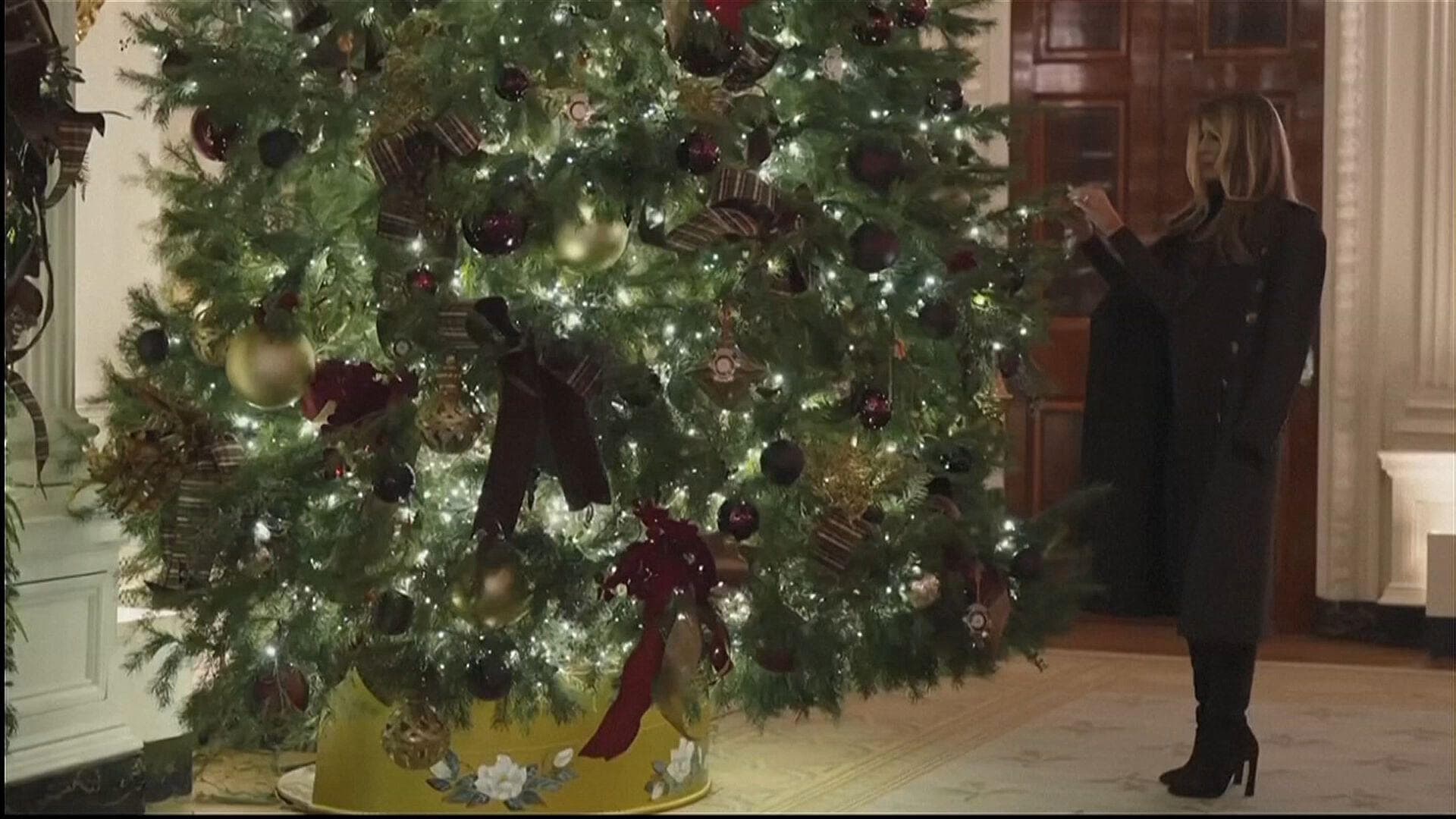 Melania Trump Presenta la Decoración Navideña de la Casa Blanca 2025