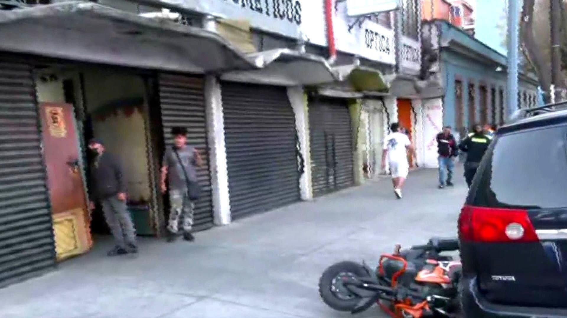 Persiguen a Presunto Ladrón de Motocicleta y Vecinos lo Rescatan en la Colonia Doctores, CDMX