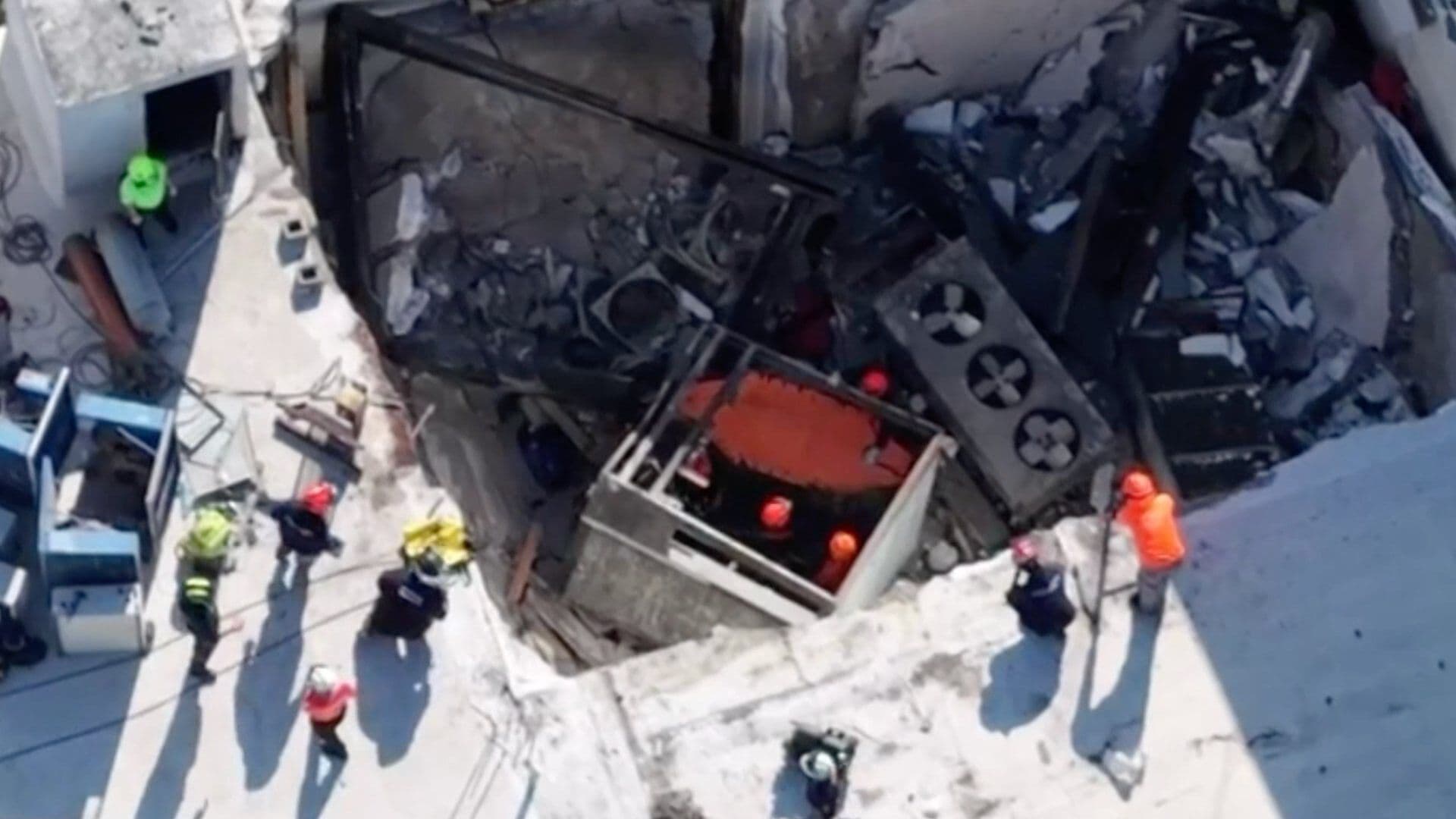 Cae Losa y Atrapa a 2 Trabajadores de Empacadora en Guadalupe