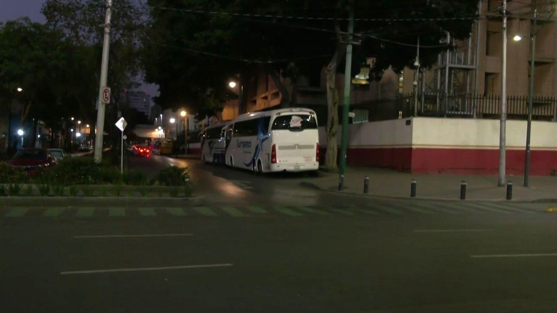 Llegan Camiones a la CDMX con Trabajadores del Poder Judicial para Manifestarse en la SCJN