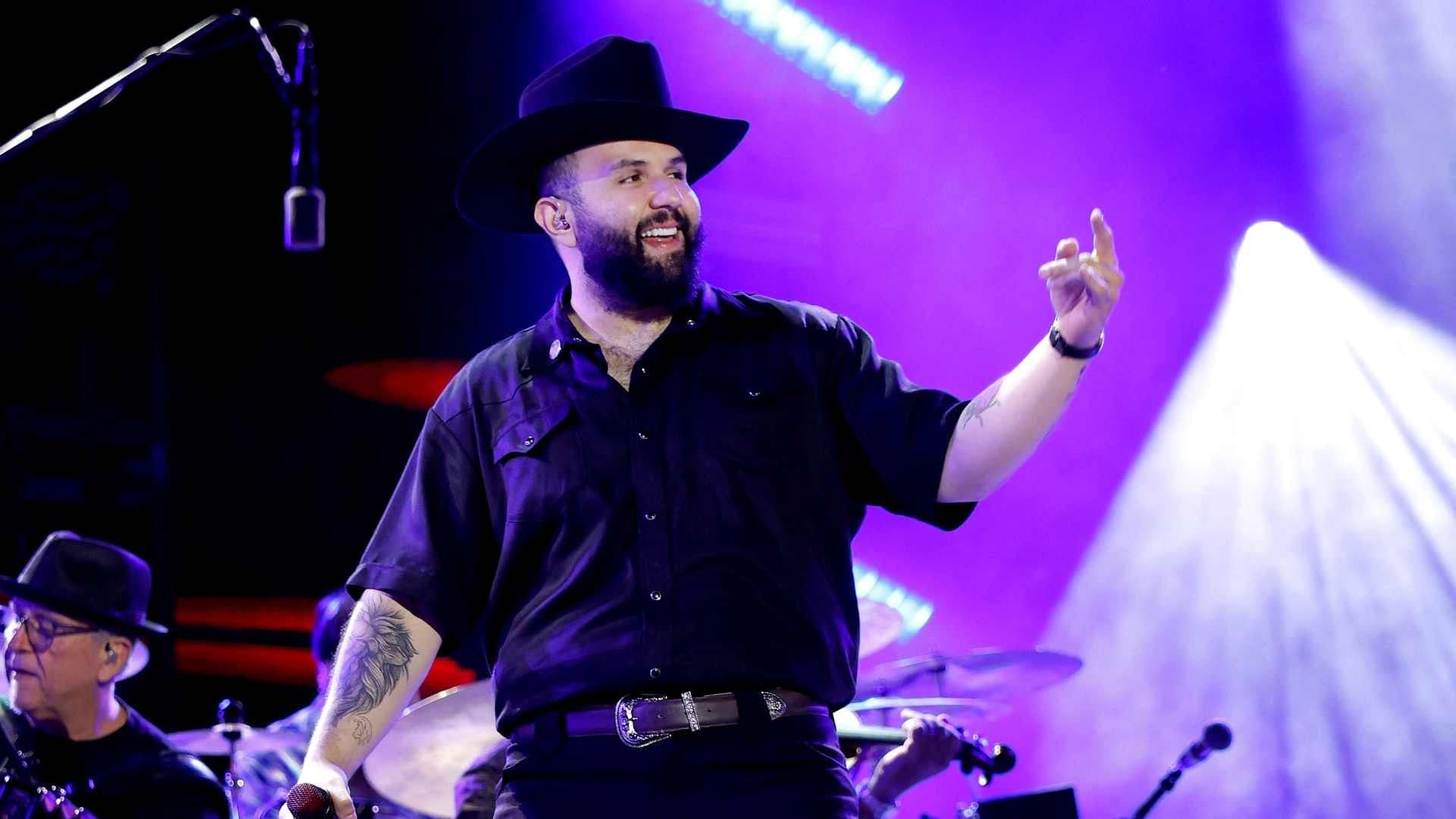 Carin León Une su Voz a Kacey Musgraves; Estrenan la Canción ‘Lost in Translation’