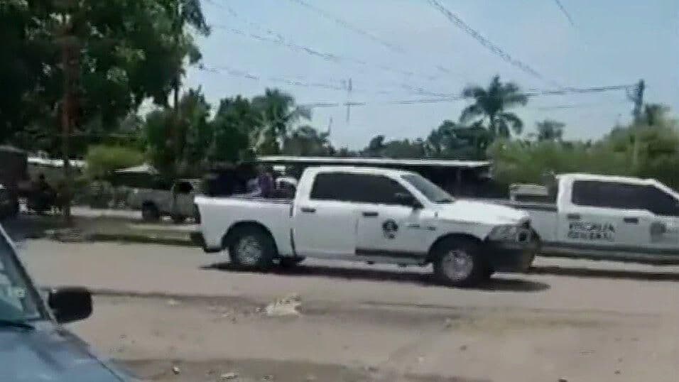 Liberan a 26 Autodefensas Detenidos en La Ruana, Michoacán
