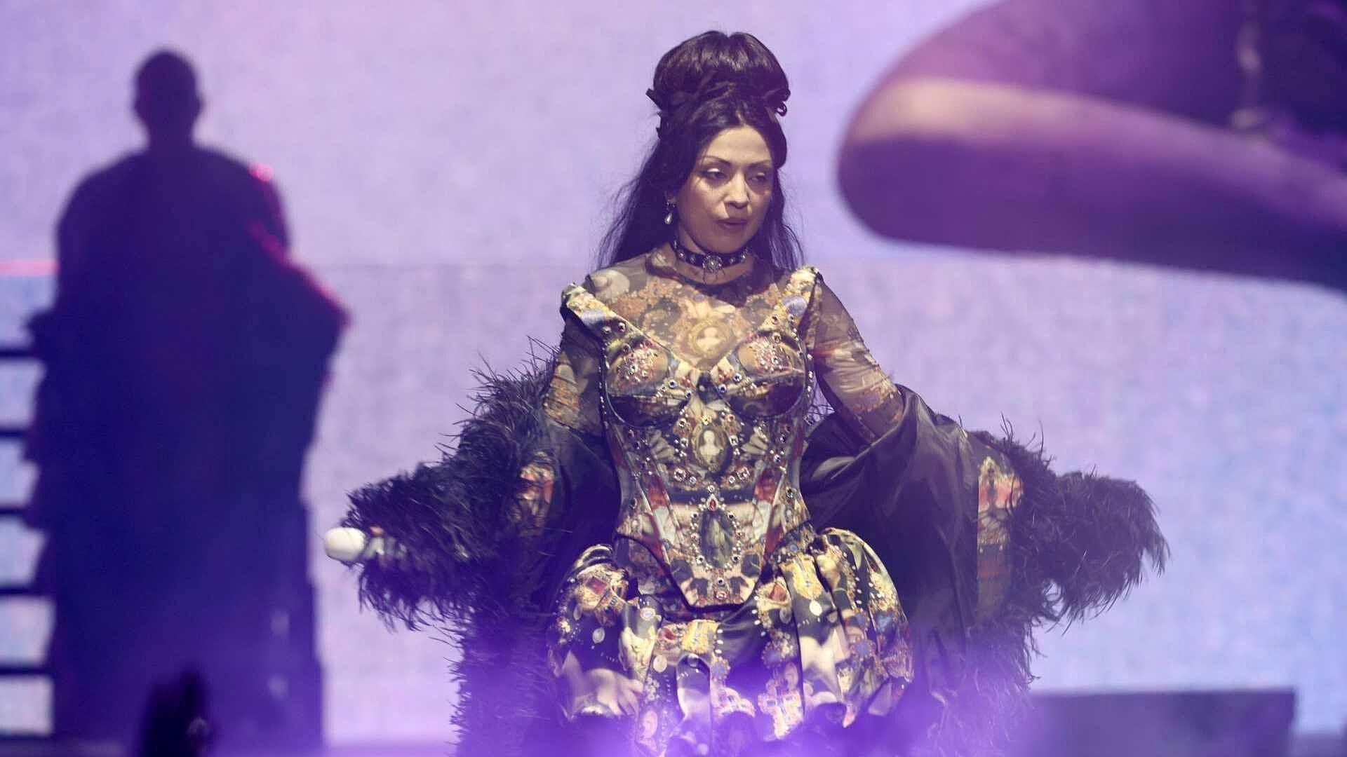 Mon Laferte Dará un Performance Completamente Desnuda