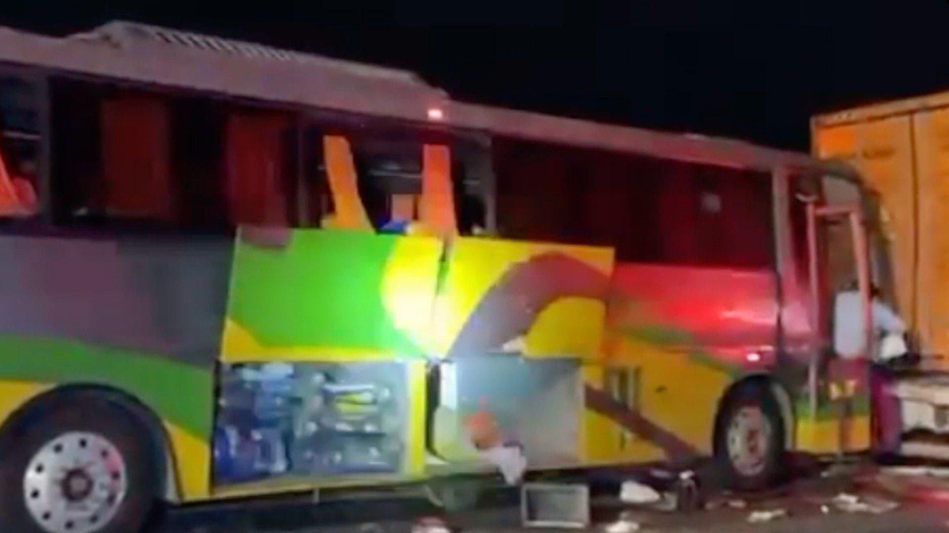 Resultan Ocho Pasajeros Lesionados en Choque de Autobús en Autopista Isla-Cosamaloapan