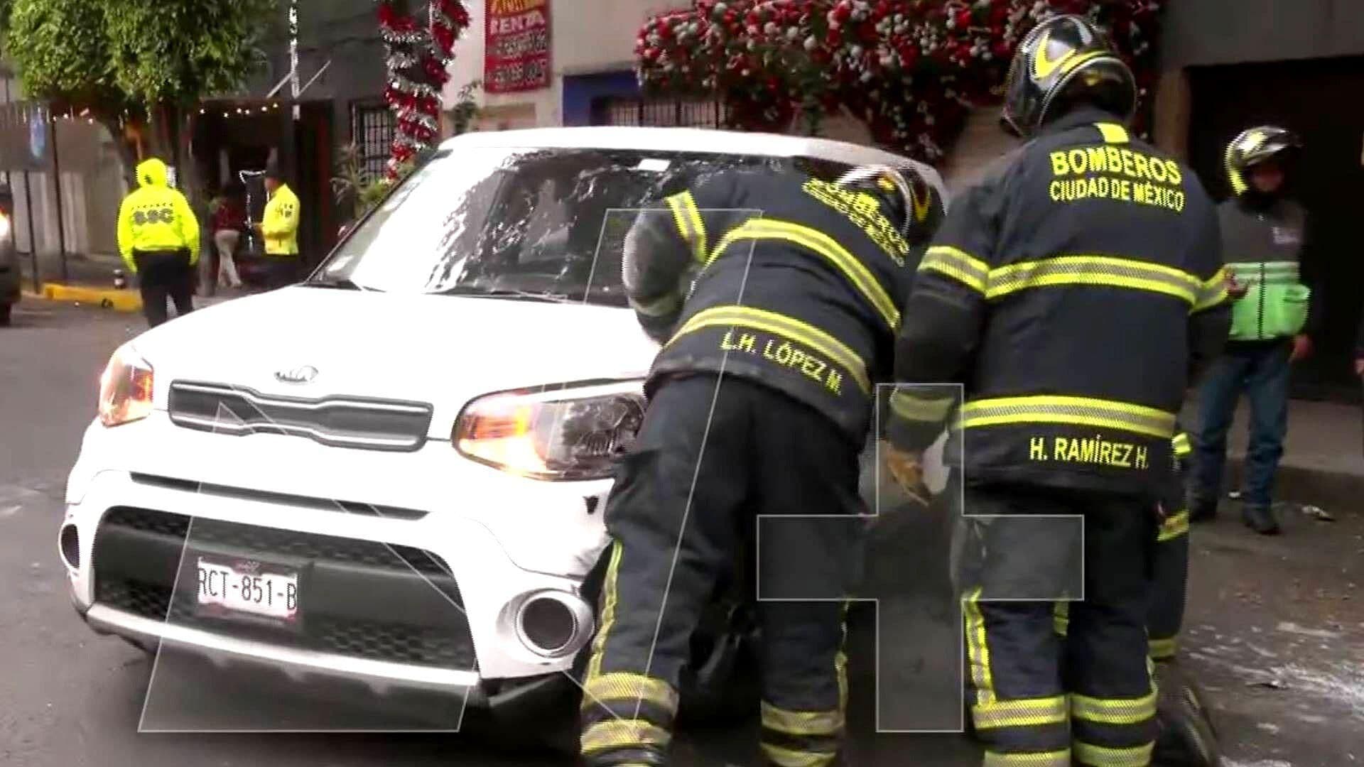Automóvil Choca en la Colonia Álamos, CDMX