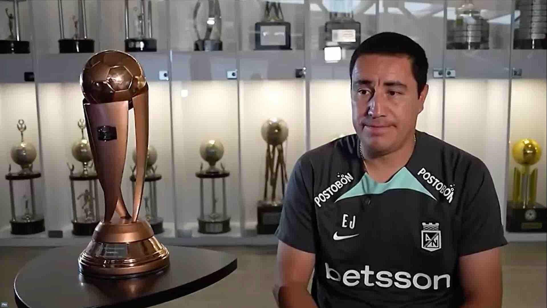 "Viva el Mexicano": Hinchada de Atlético Nacional Se Rinde a Efraín Juárez