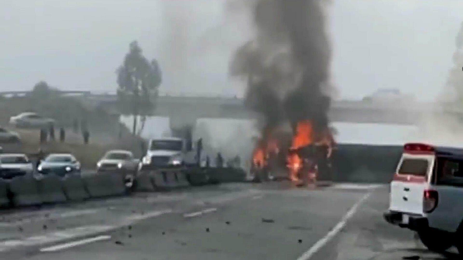 Tráiler Choca y se Incendia en Carretera Atlacomulco-Acambay