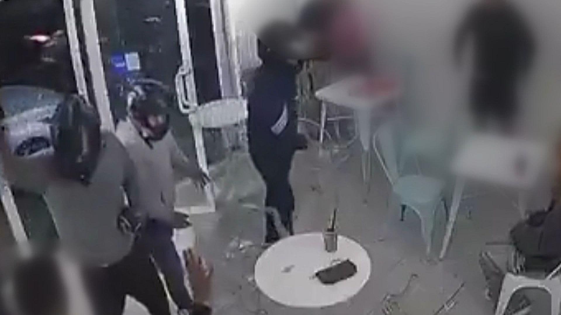 VIDEO: Captan Asalto a Cafetería en Jiutepec, Morelos; Los Amenazaron con Armas