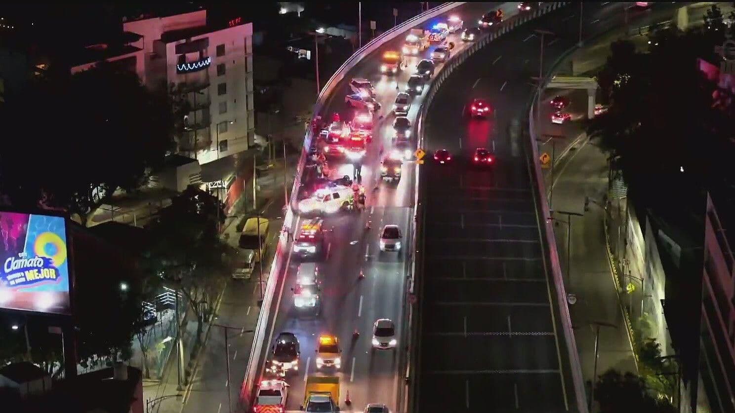 Cifra Actualizada por Volcadura en Autopista Urbana en Periférico: Muere Pasajero y Hay 3 Heridos