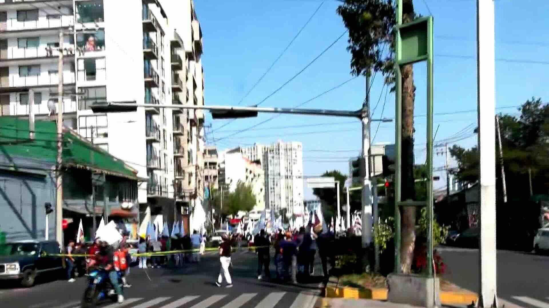 Manifestantes Bloquean Circulación en Prolongación San Antonio y Periférico Sur, CDMX