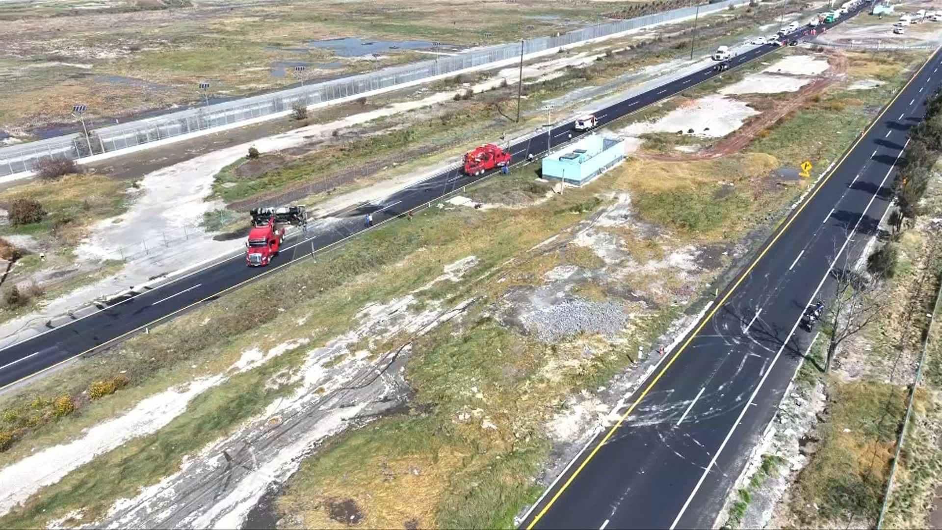 Cierran Ambos Sentidos de Autopista Peñón-Texcoco por Volcadura, ¿Qué Tramó Está Afectado?