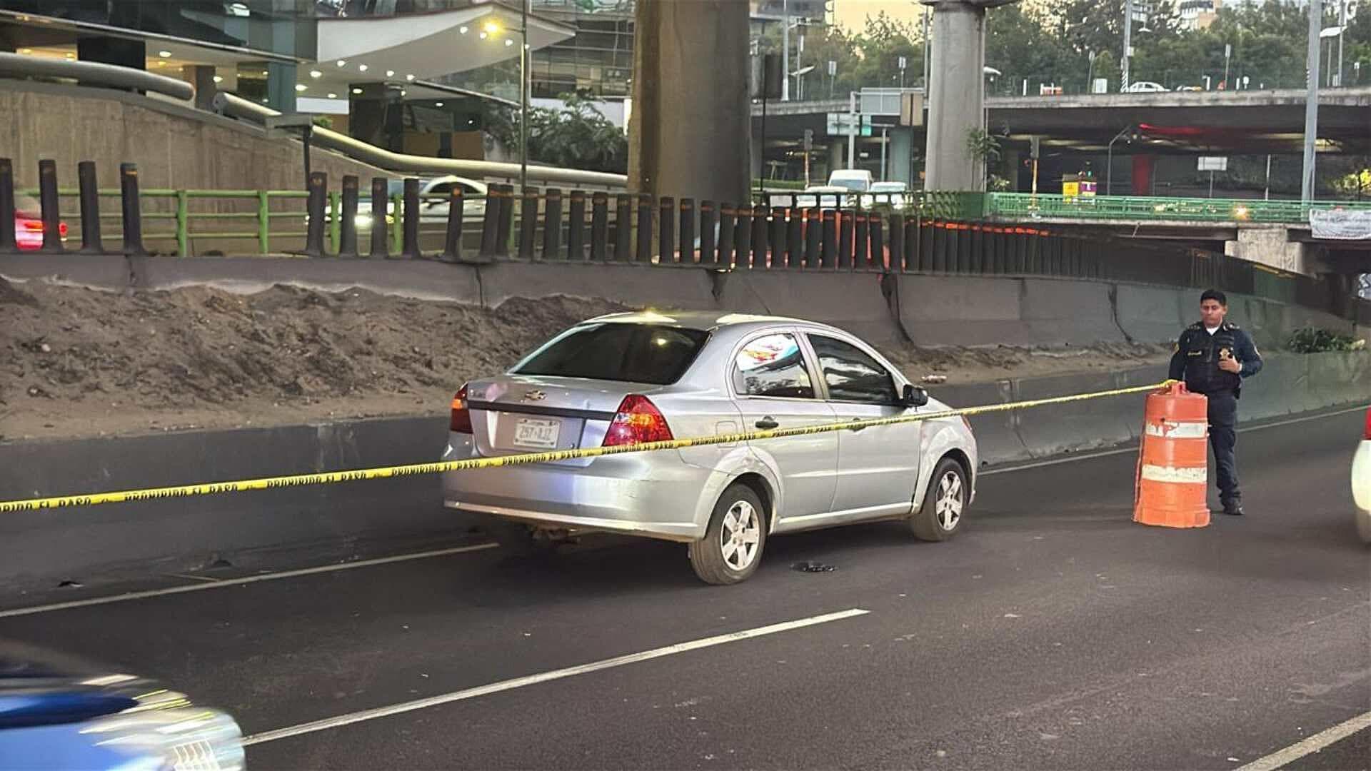 Persecución en CDMX: Auto de Agresores de Policía es Abandonado en Periférico y Masaryk, en Polanco
