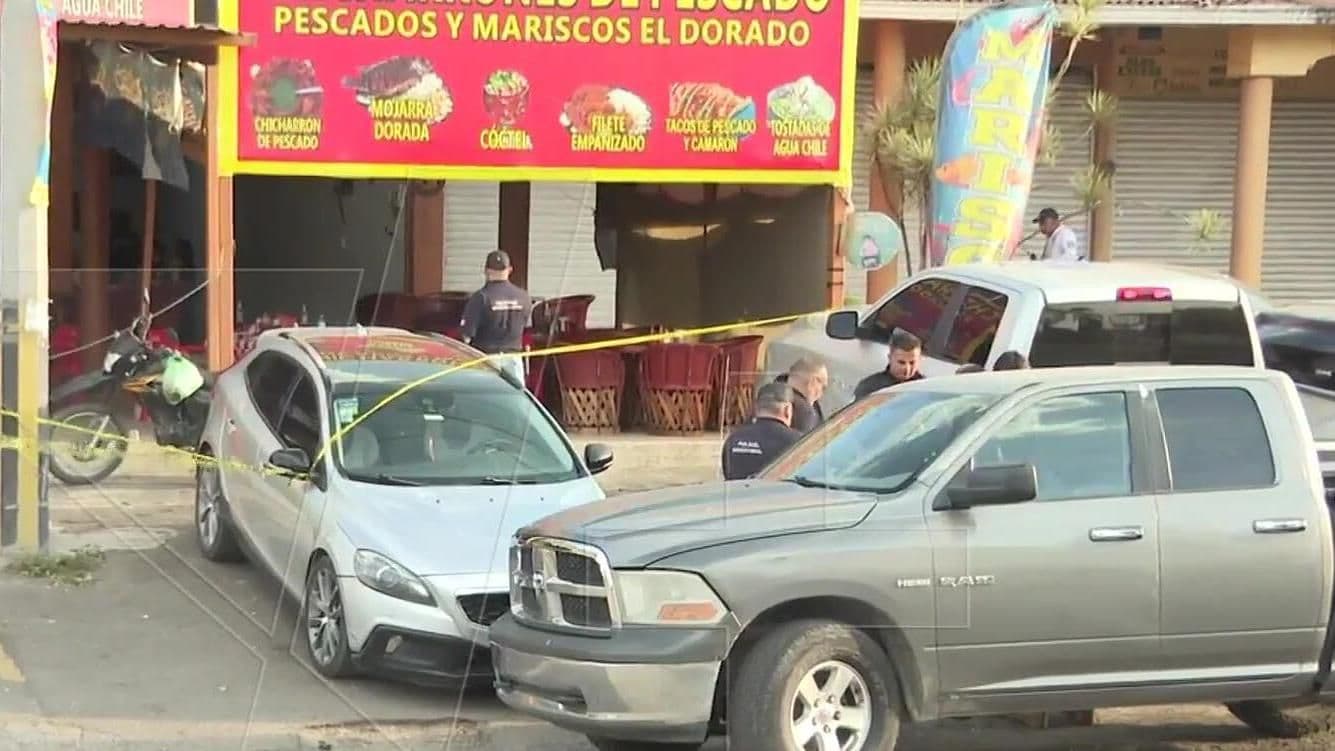 Mujer es Atacada a Balazos en Restaurante de Chicharrones en Carretera Libre a Zapotlanejo