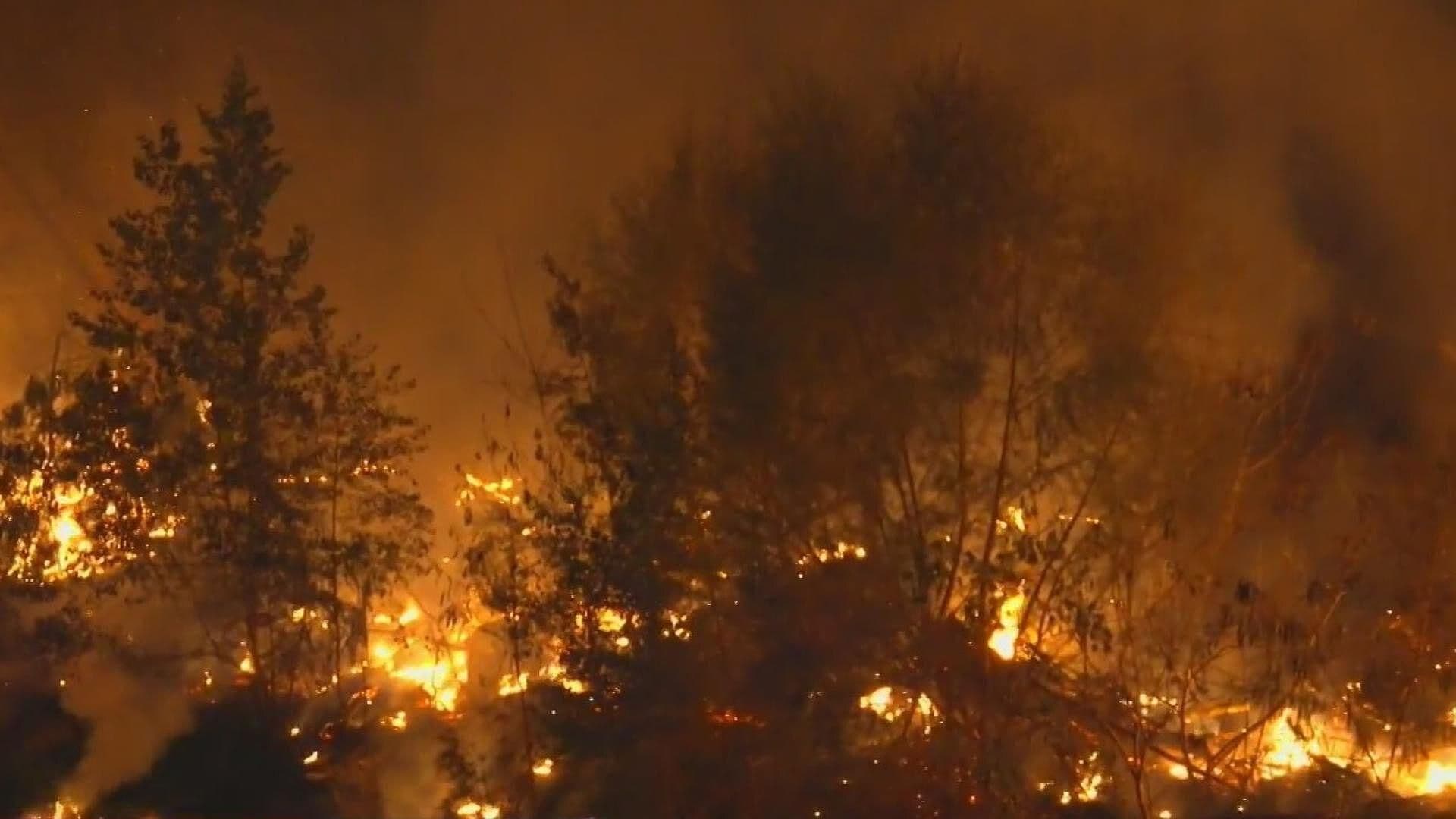 Se Quema Lecho del Río Santa Catarina en Av. Pedro Martínez y Morones Prieto