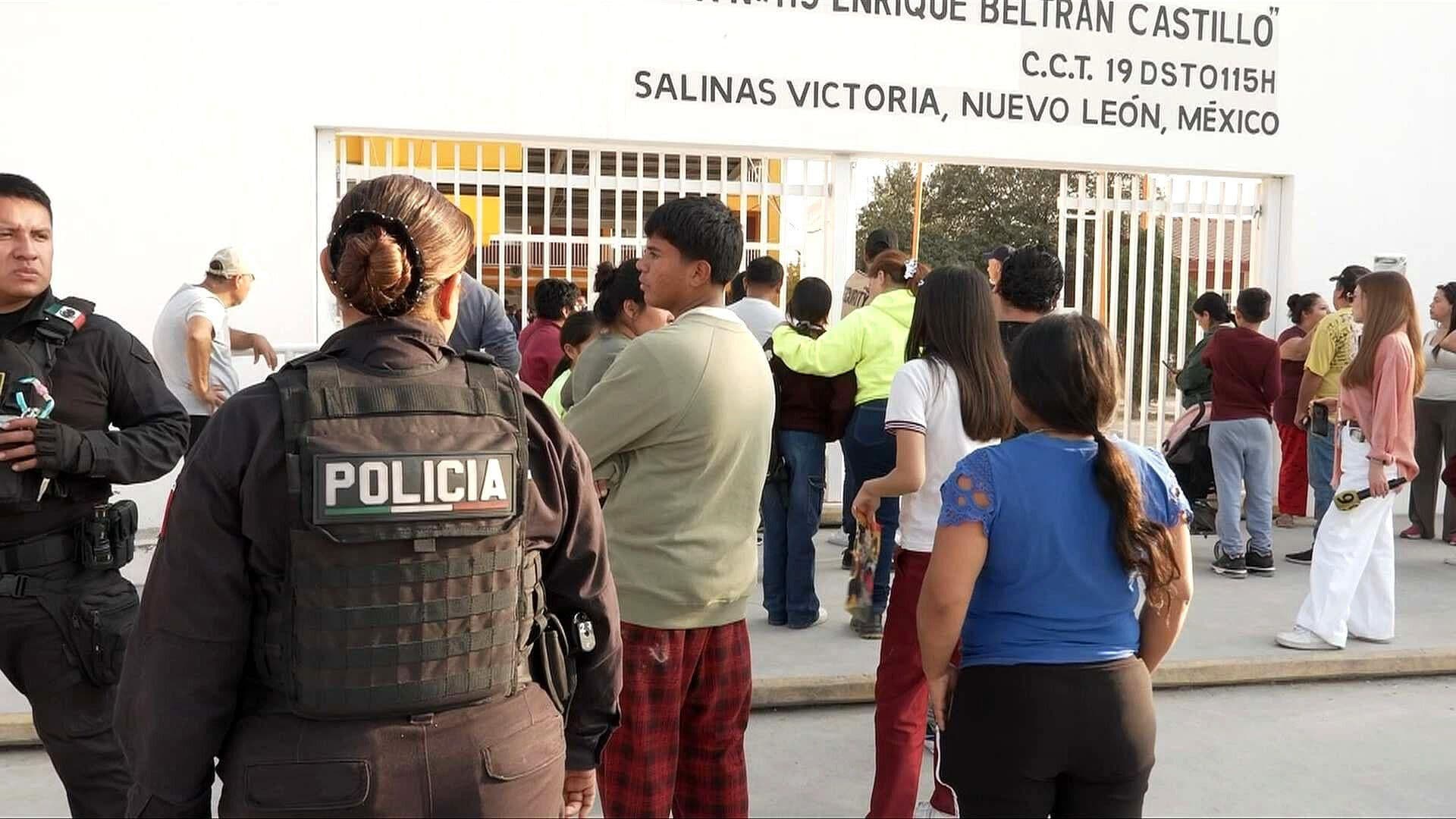 Alumno de Secundaria es Retenido por Presuntamente Portar un Arma en el Salón de Clases en Salinas Victoria