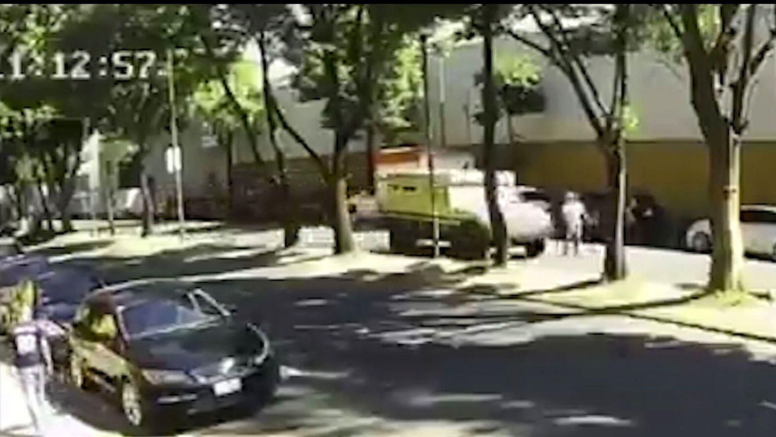 VIDEO: Camioneta de Valores Atropella a Franelero en Tlalpan, CDMX