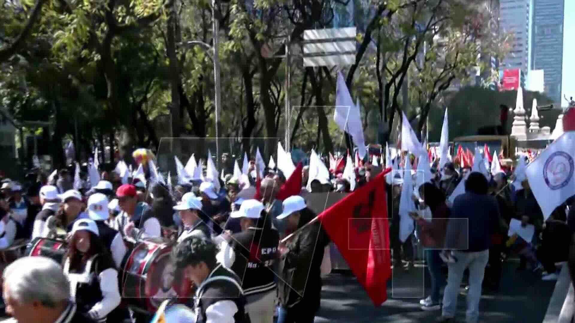 Manifestantes Cierran Paseo de la Reforma para Exigir Alto a Intervención de EUA en Venezuela