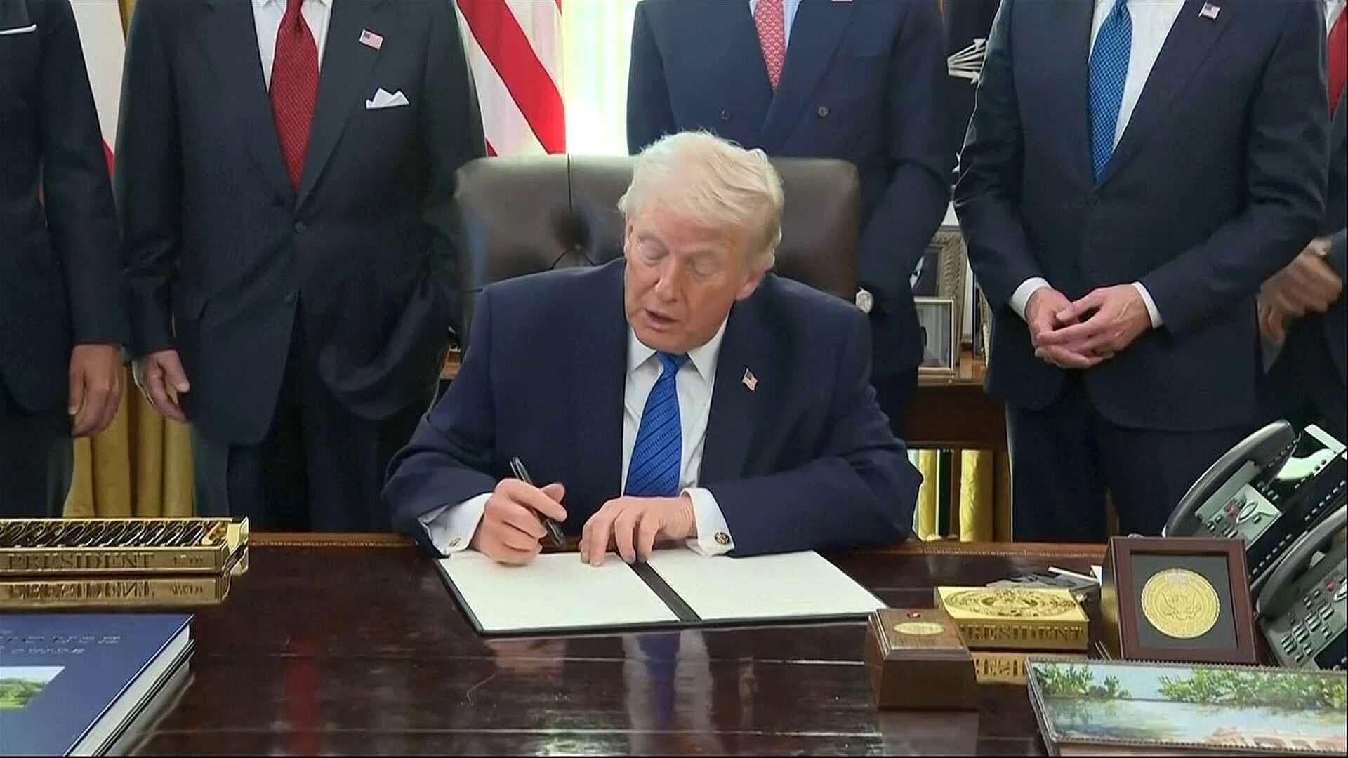 Trump Firma Orden Ejecutiva: Impondrá Aranceles a Países que Comercien con Irán