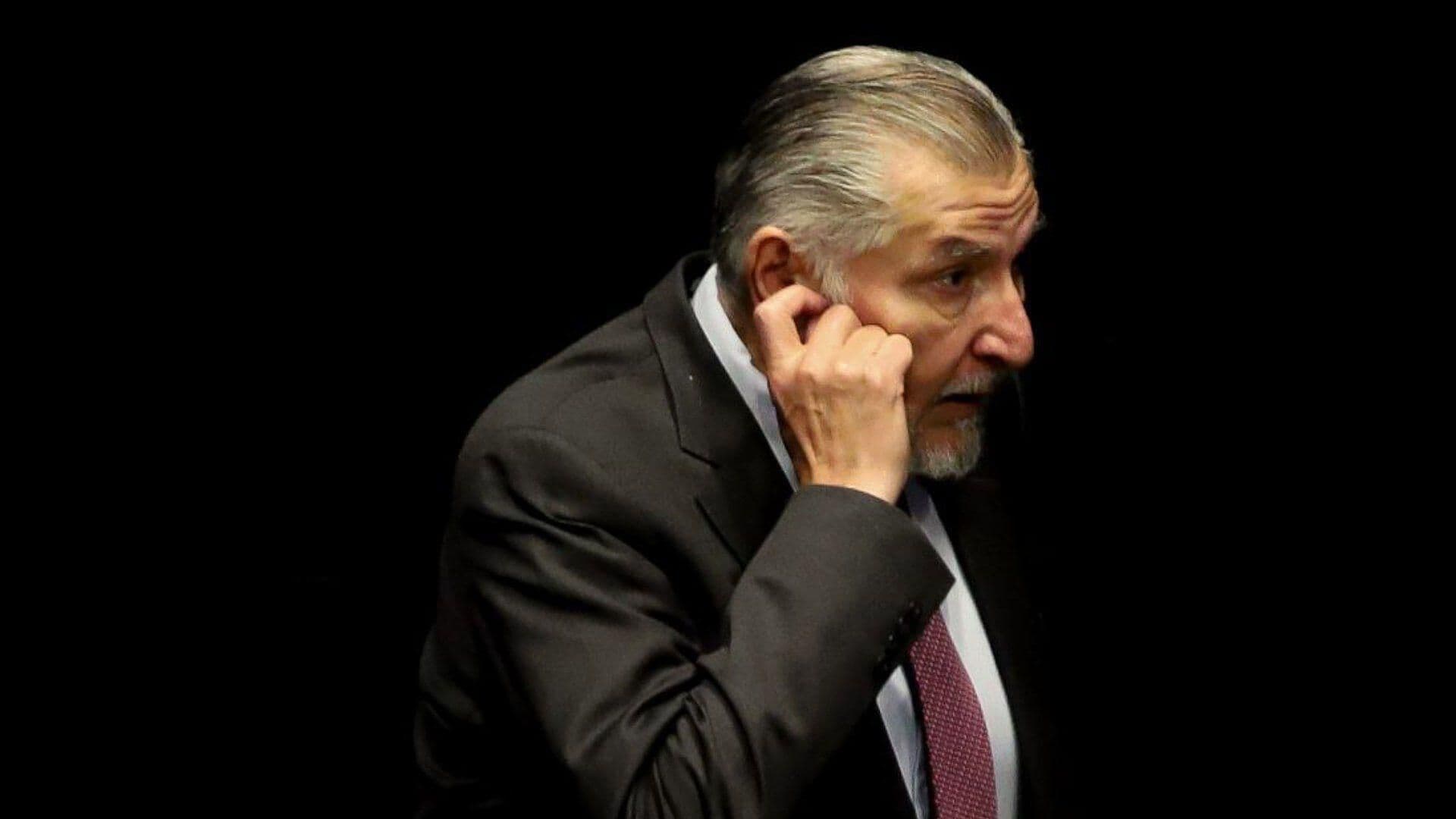 ¿Qué Refleja la Renuncia de Adán Augusto López a la Coordinación de Morena en el Senado?