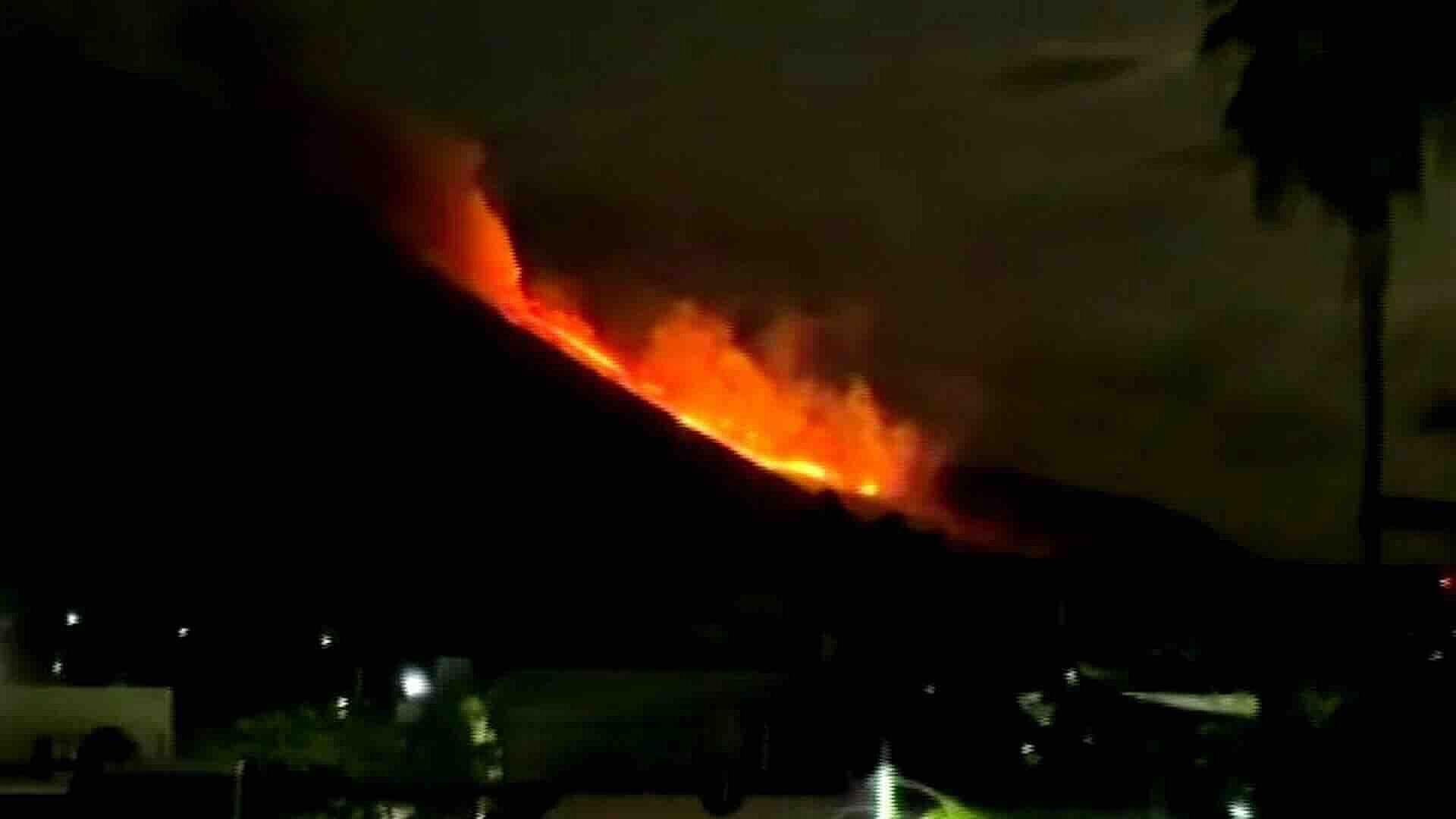 Incendio Consume Pastizal en Cerro del Húngaro, Apatzingán, Michoacán