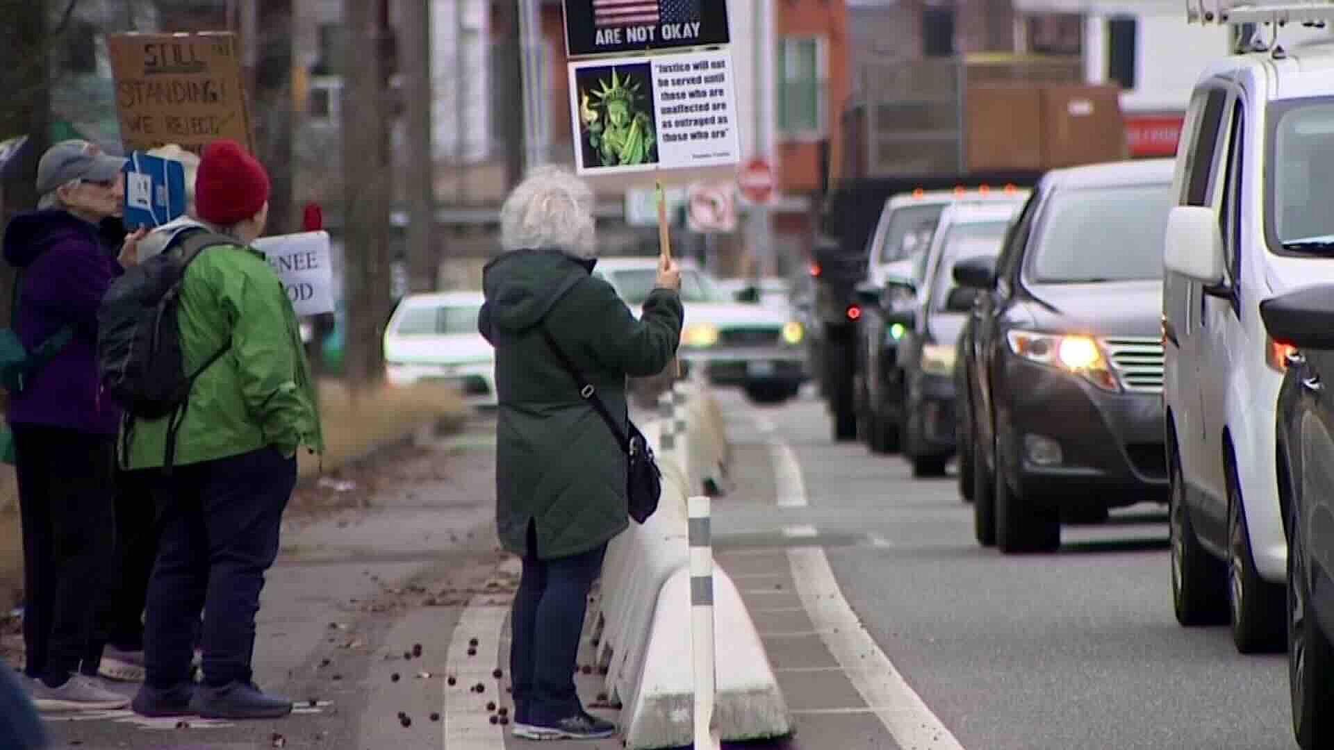 Continúan en Mineápolis las Protestas Ciudadanas por la Presencia de Agentes Migratorios