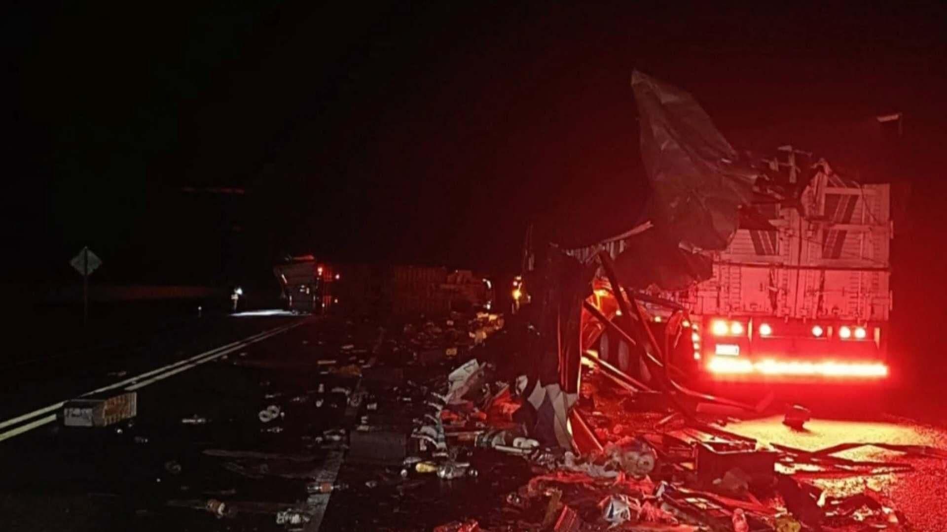 Choque Entre Tractocamiones de Carga Deja Daños Materiales en Carretera Caborca-Sonoyta