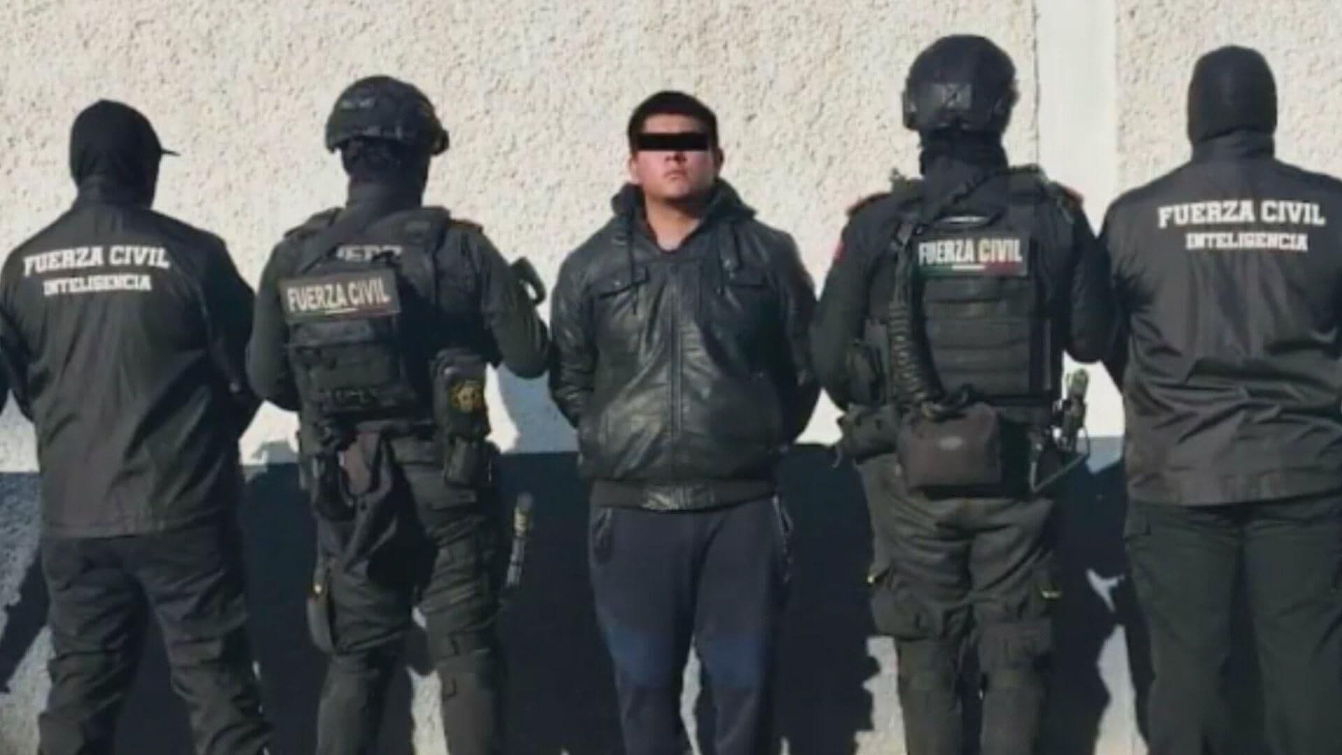 Detienen a Hombre y le Aseguran Armas en Colonia Valle del Roble en Cadereyta, Nuevo León