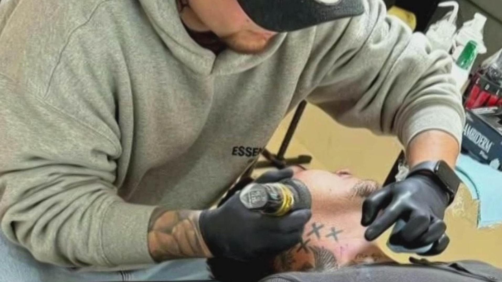 Nodal Se Hace Nuevo Tatuaje ¿Es Para Ángela Aguilar?