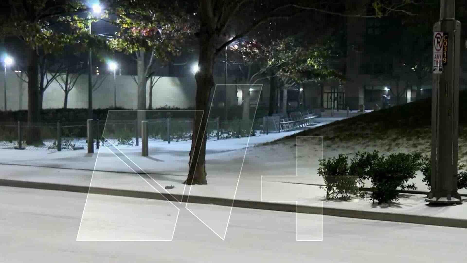 Deja Tercera Tormenta Invernal Calles Congeladas y Caída de Nieve en Texas