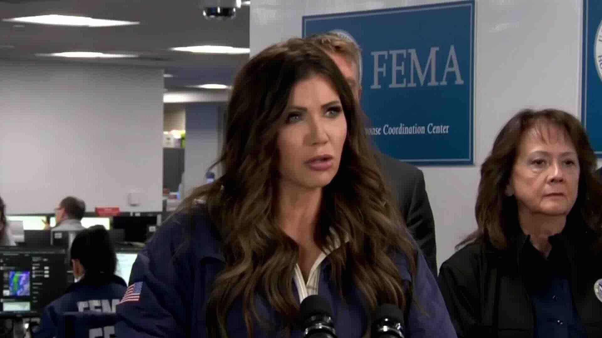 Defiende Kristi Noem Actuación de Agentes de la ICE en EUA