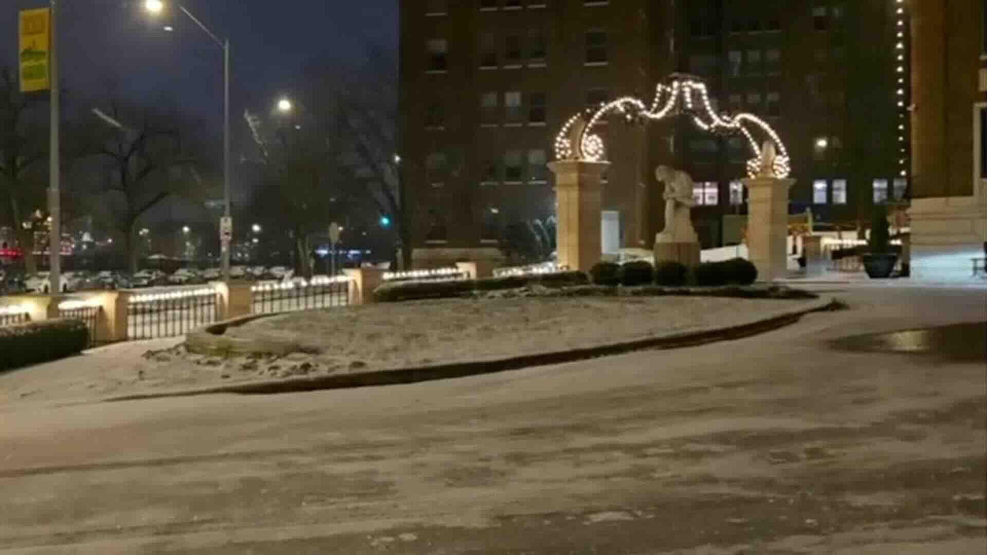 Compras de Pánico en Texas Tras Declaratoria de Desastre por Tormenta Invernal