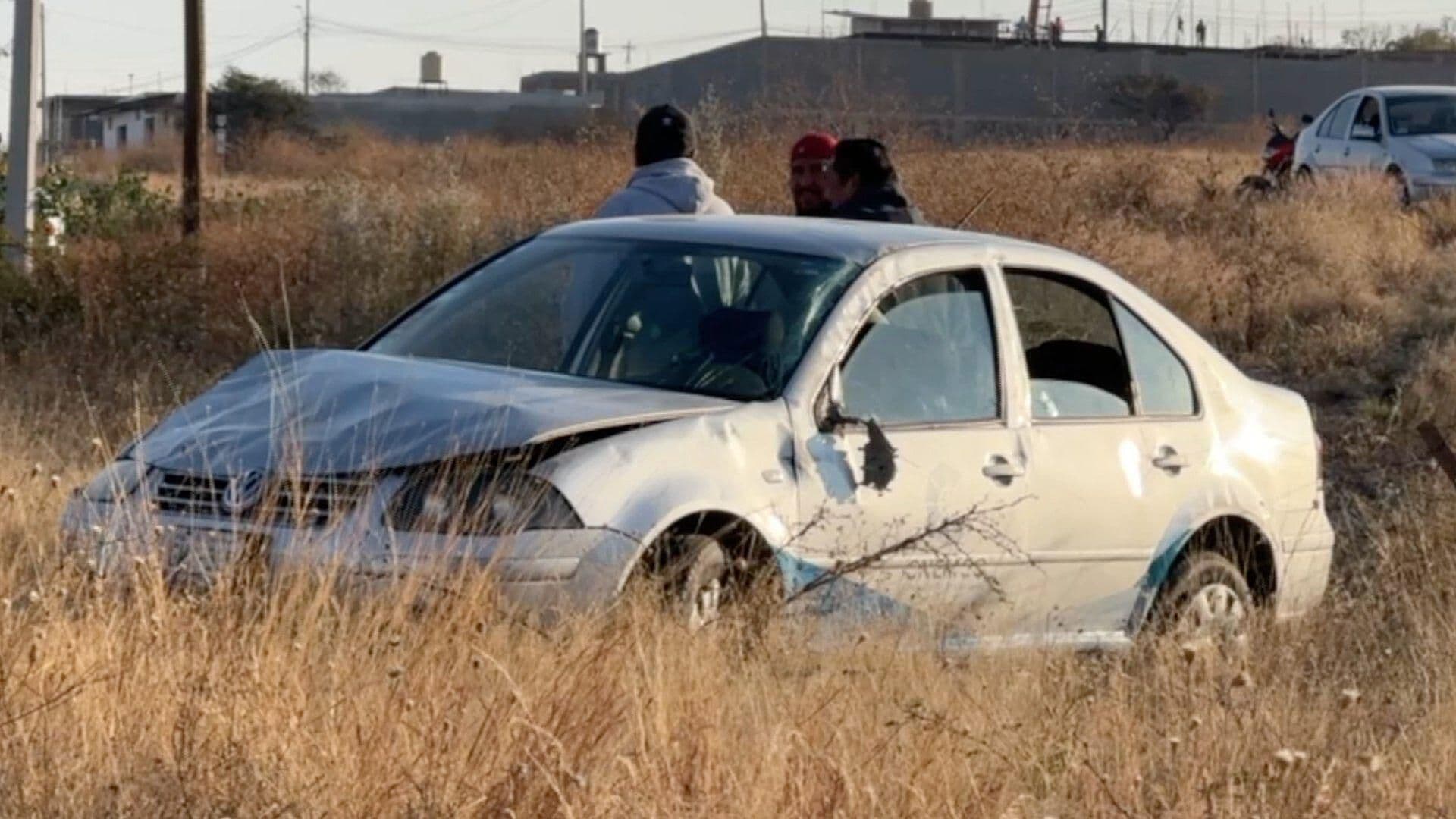 Conductor Resulta Ileso Después de Voltearse en su Auto en Silao, Guanajuato