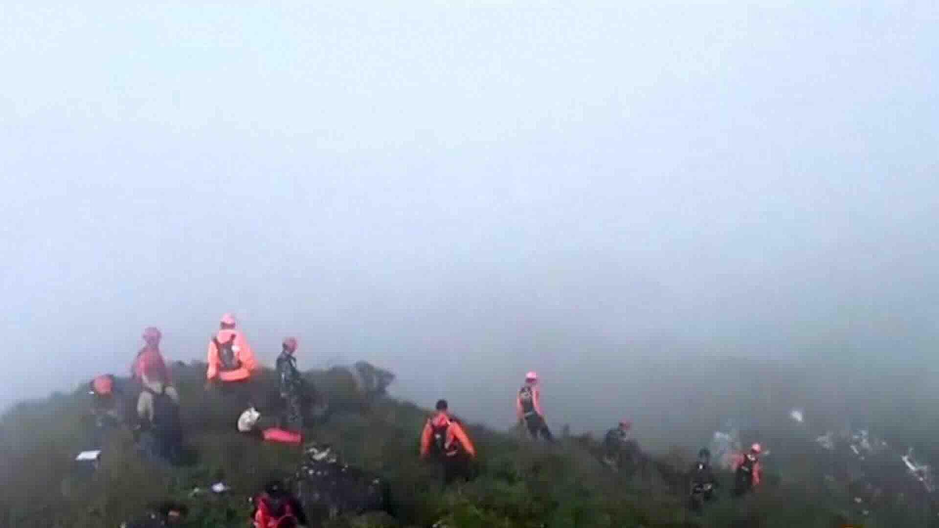 Encuentran Cuerpo y Restos de Avión Desaparecido en Sulawesi del Sur, Indonesia