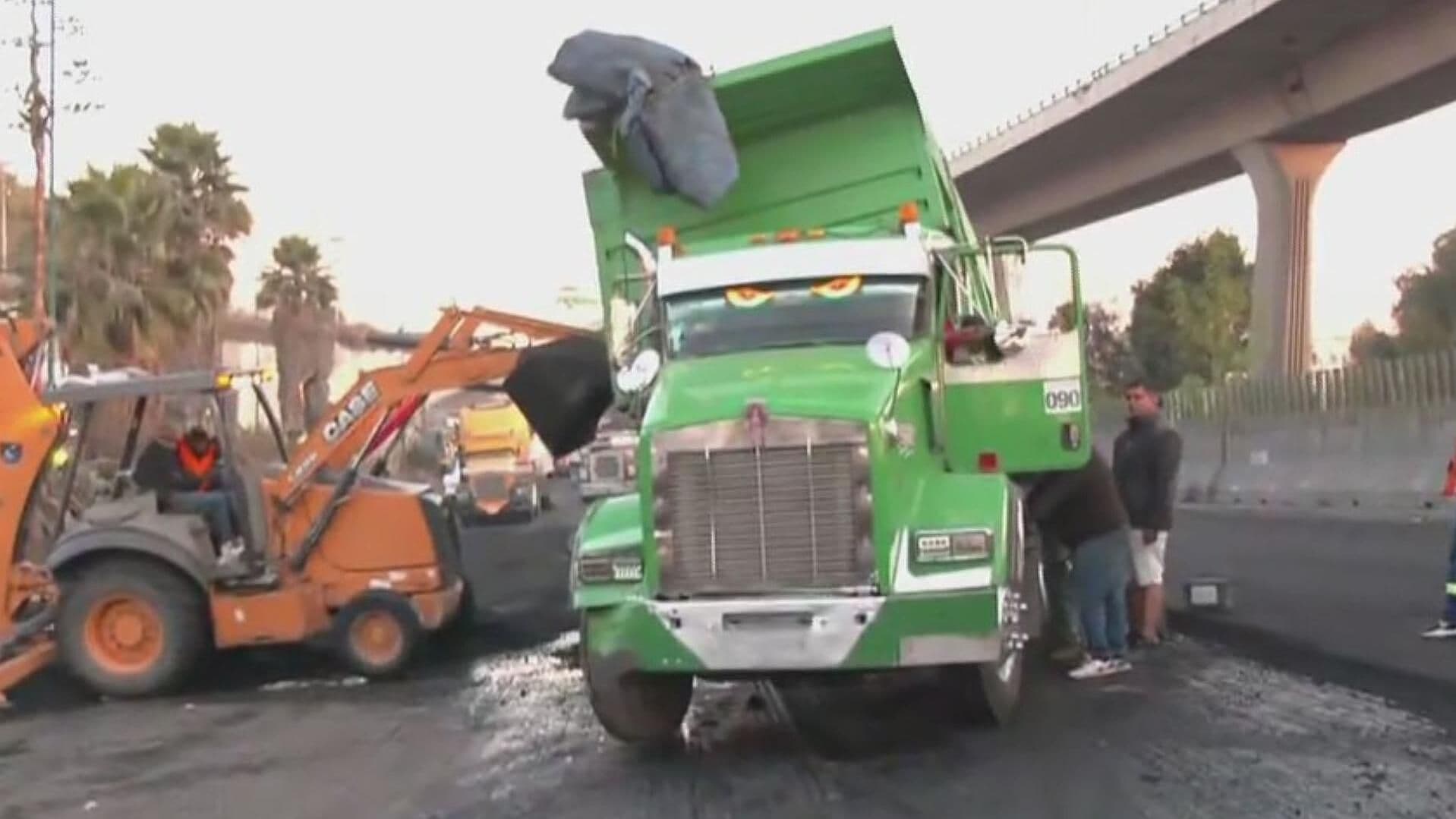 Vuelca Camión en Medio de Trabajos de Reencarpetamiento en Periférico Norte: Así Está el Tránsito