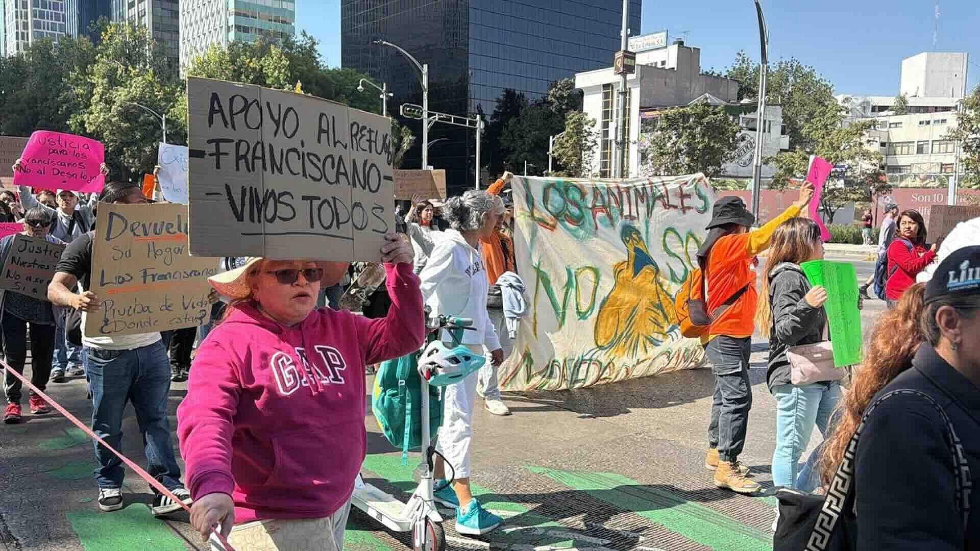 Marcha por Refugio Franciscano Genera Bloqueos de Reforma al Zócalo en CDMX