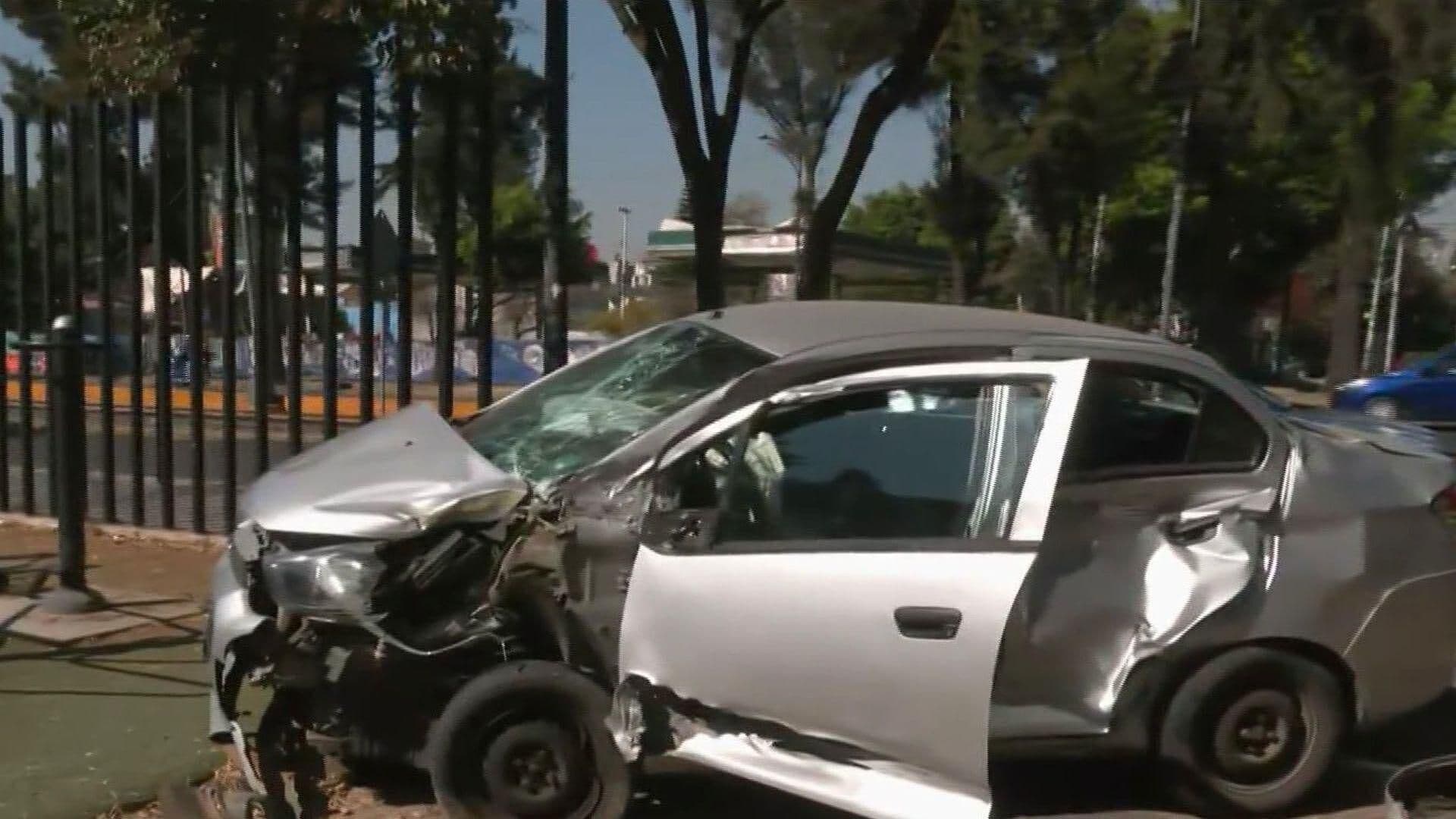 Accidente en Gustavo A. Madero: Taxi por Aplicación Es Impactado por Tren en CDMX