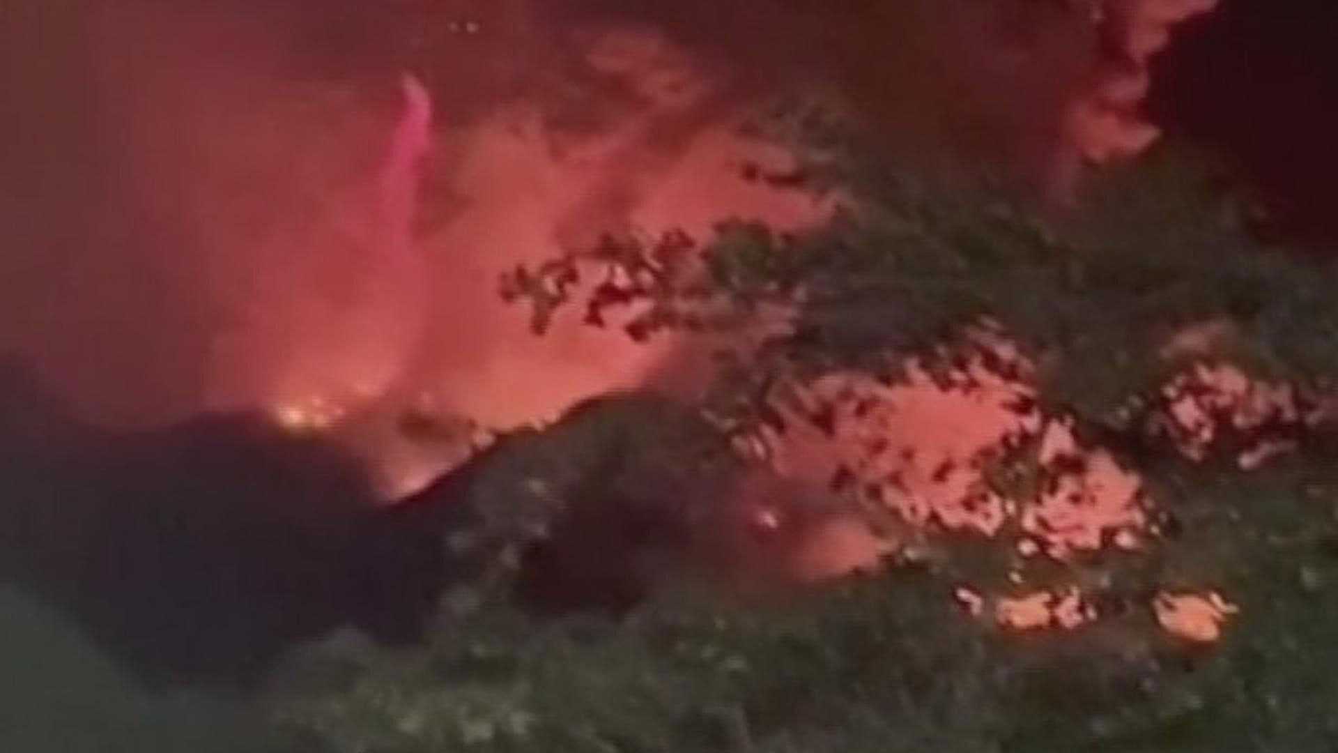 Desalojan a Cientos de Personas Tras la Erupción del Volcán Ruang, en Indonesia
