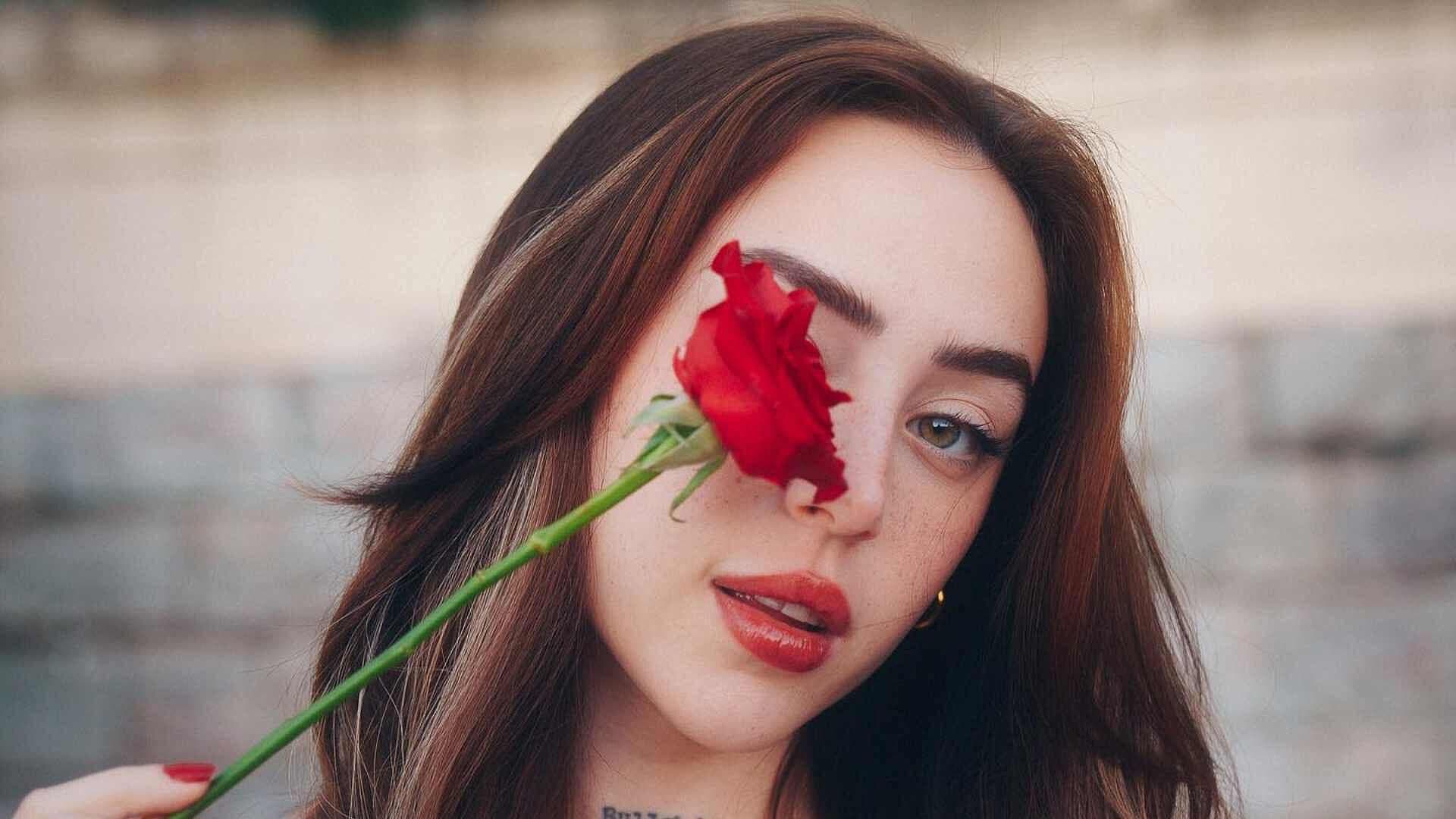 ¿Pedrada a Peso Pluma? Nicki Nicole Estrena 'Ojos Verdes'