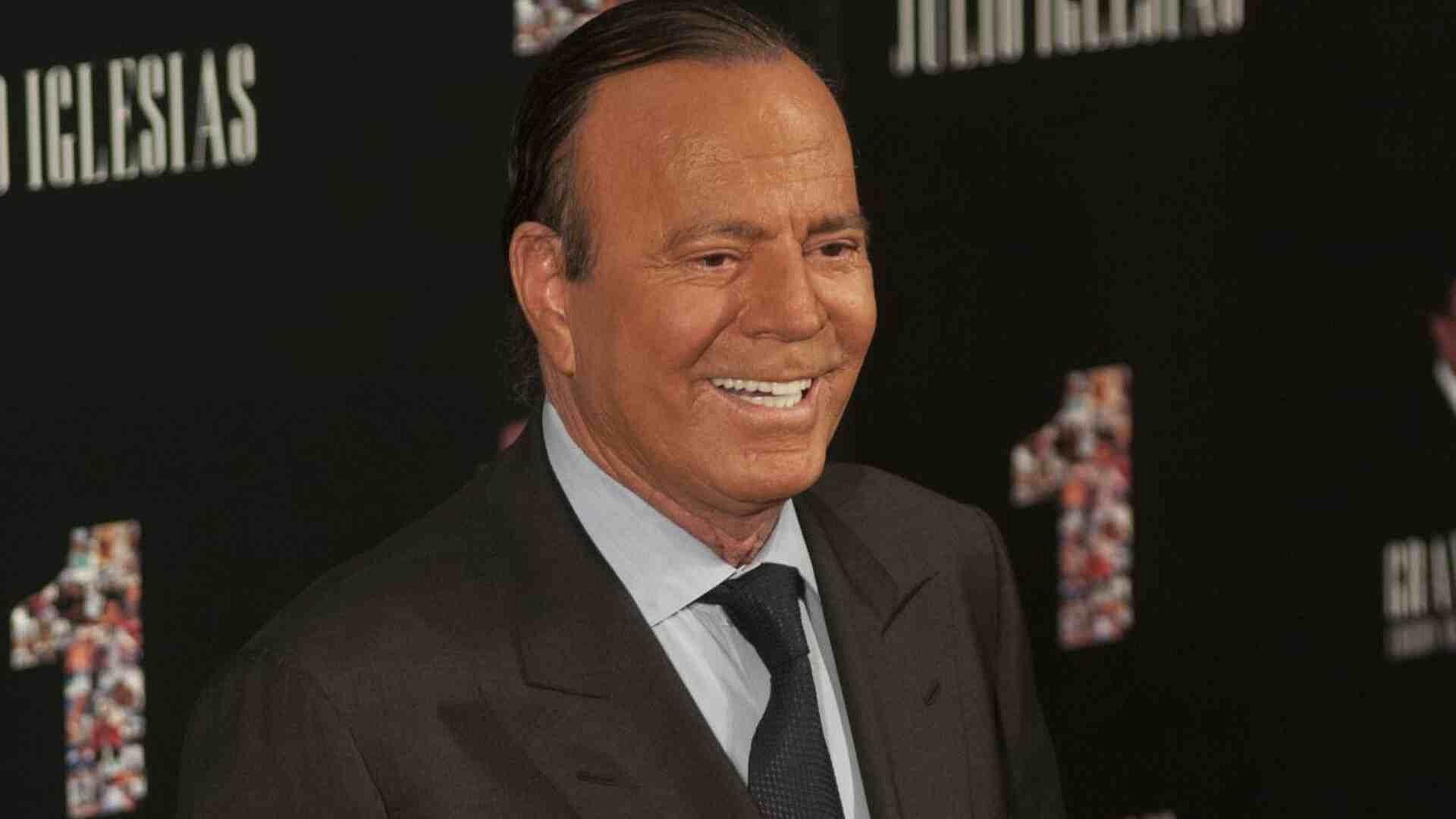 Decomisan Equipaje de Julio Iglesias en Punta Cana; ¿Qué Traía?