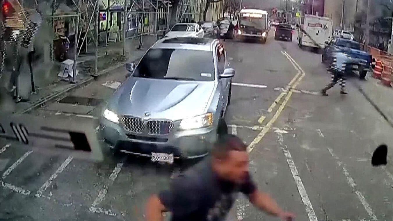 Video: Captan Caída de Escombros de Edificio en Bronx, Nueva York