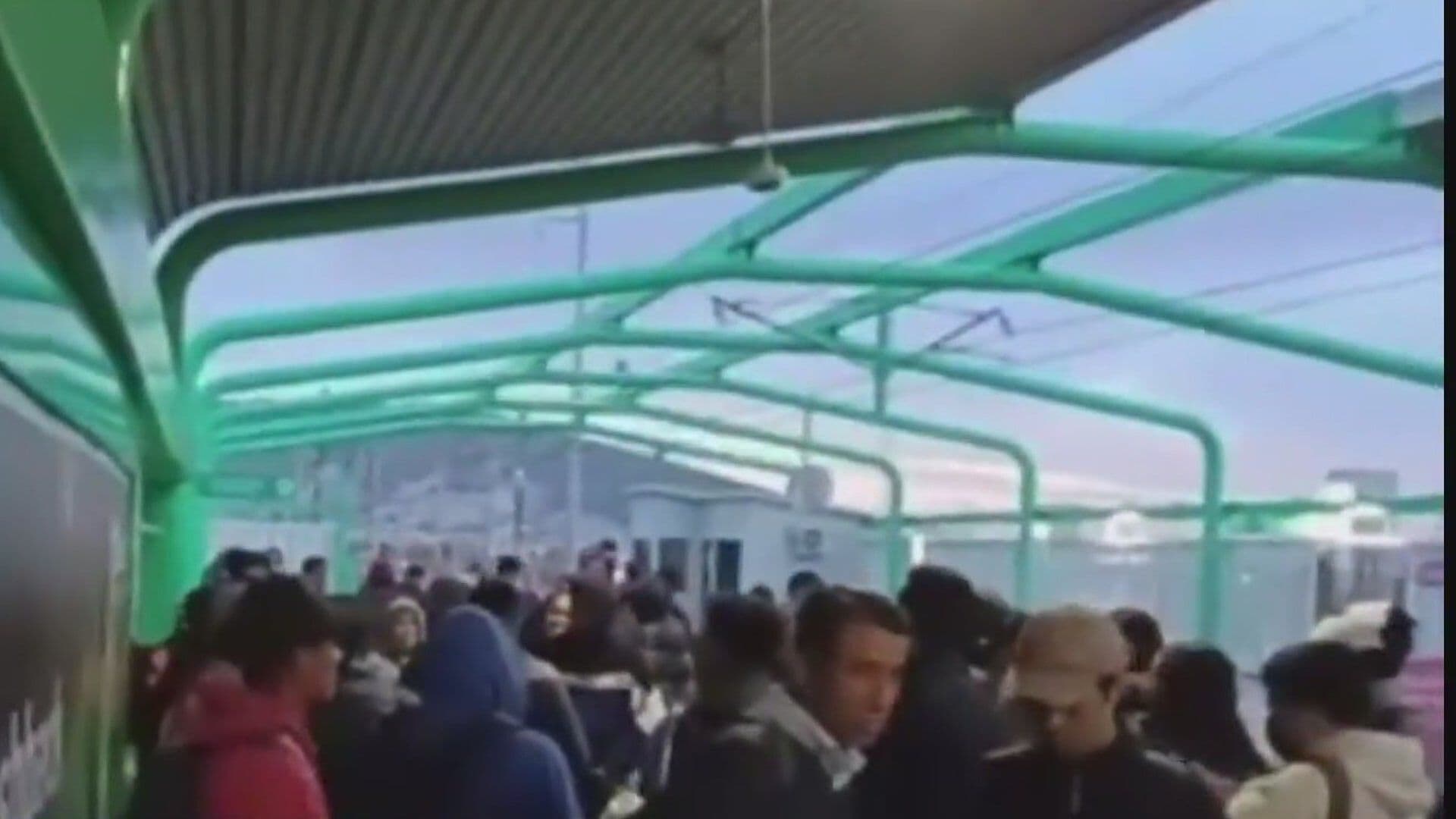 Falla La L1, Se Detienen los Vagones en Estación Aztlán del Metro en Monterrey