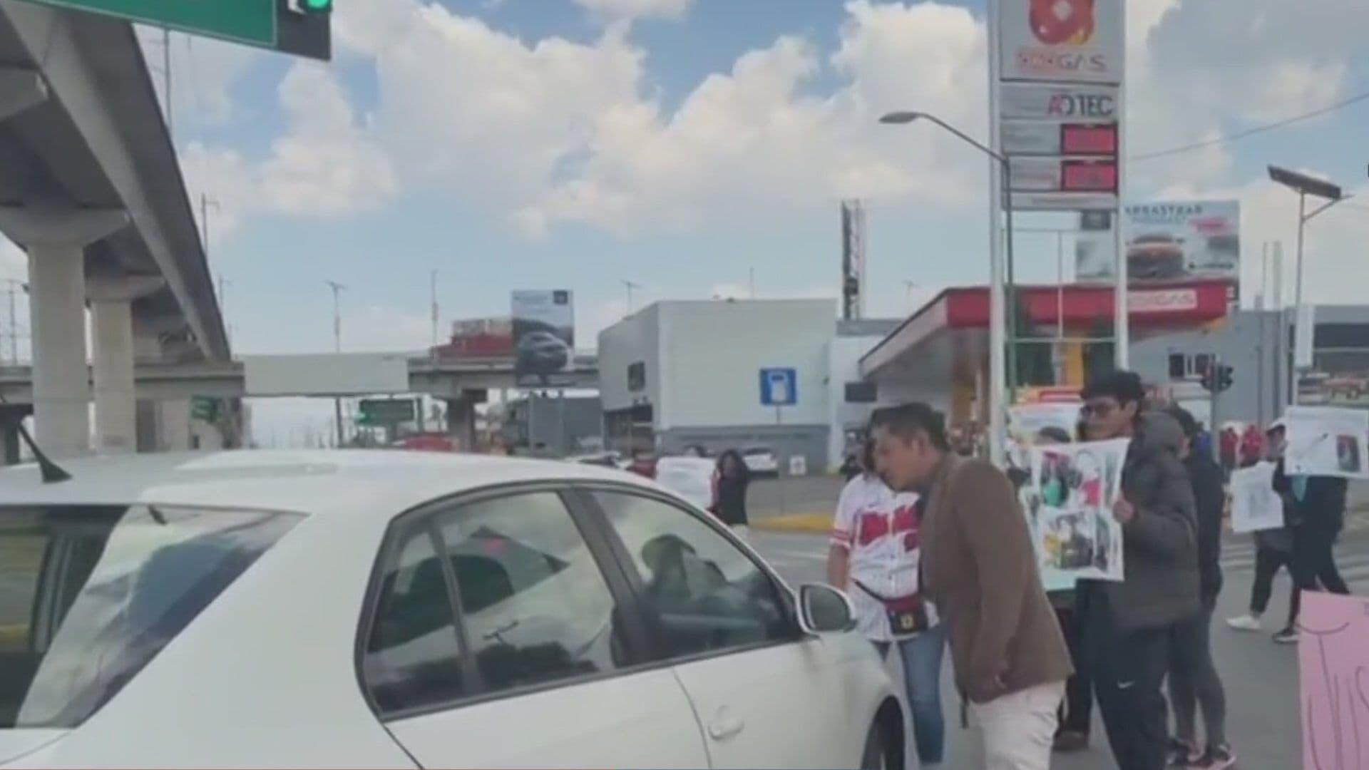 Realizan Bloqueo en Metepec para Exigir Justicia por la Muerte de Josselyn Aldama