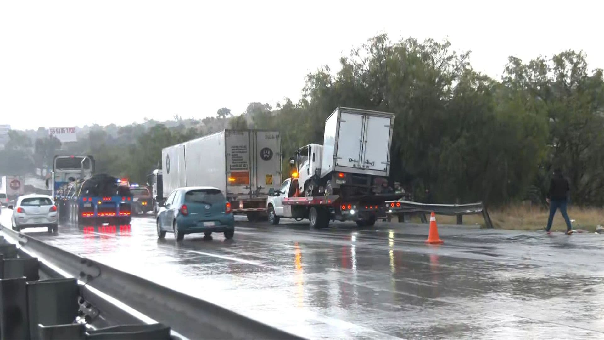 Accidente en la México-Querétaro Hoy: Reportan Fuerte Volcadura con Dirección a CDMX