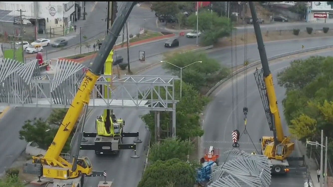 Cierran Vialidad por Instalación de Puente Peatonal en Guadalupe