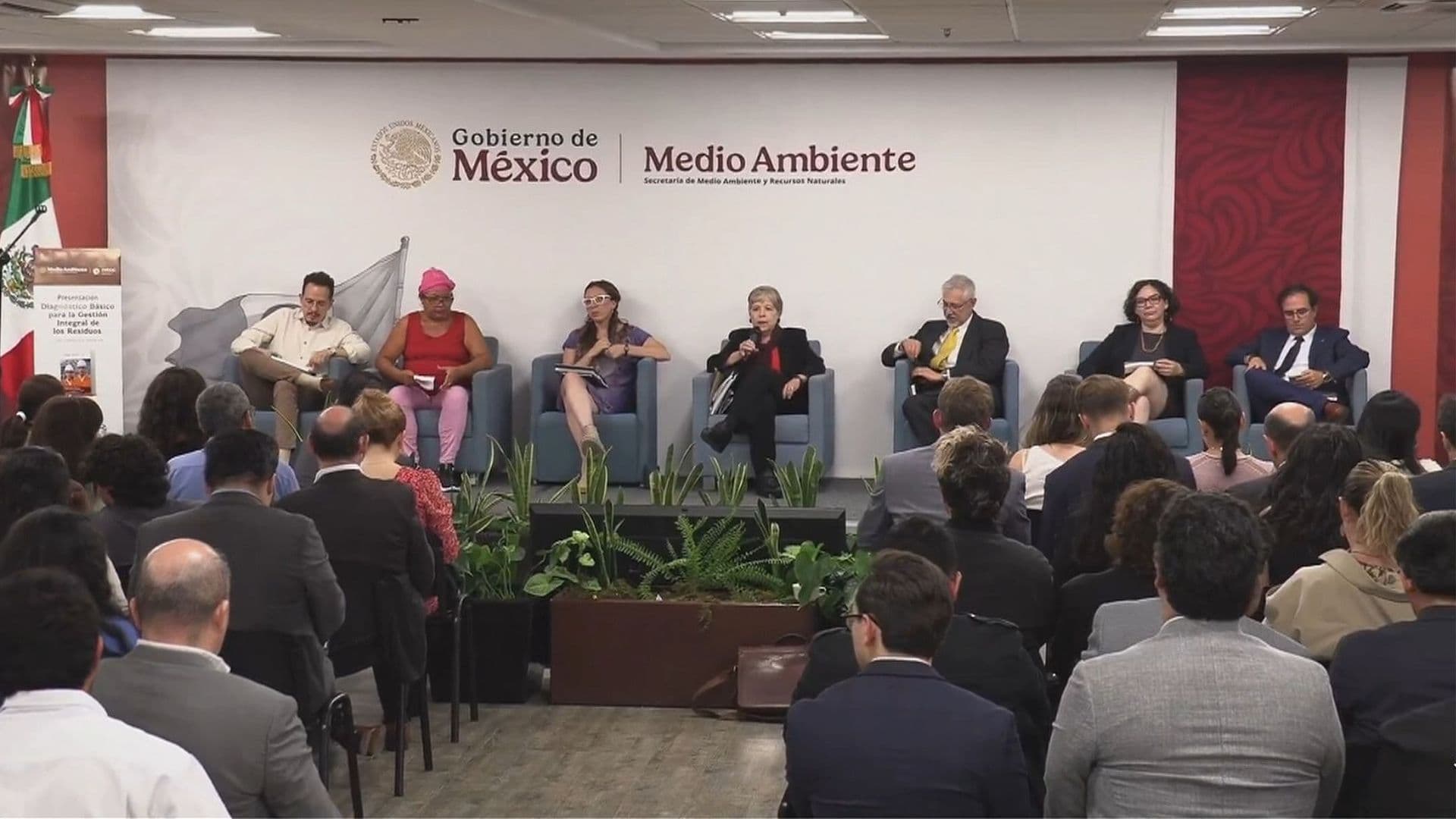 Estudiantes del IPN Protestan en Sede de la SEP en CDMX: ¿A Qué Acuerdo Llegaron?