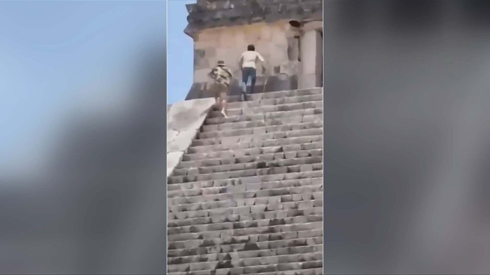VIDEO: Detienen a Dos Turistas Extranjeros por Escalar la Pirámide de Kukulkán en Chichén Itzá