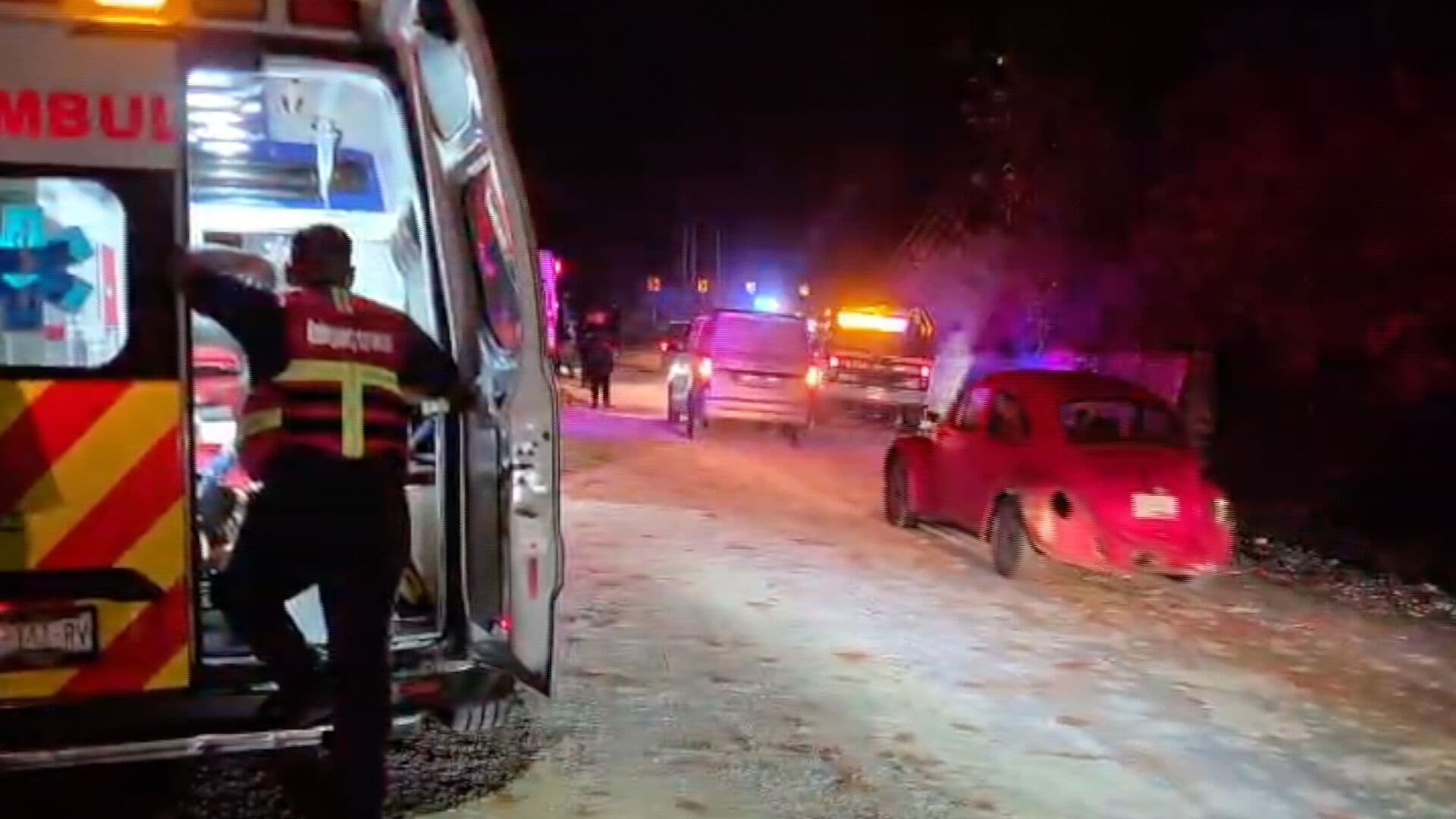 Camión Tipo Torton Chocó contra Dos Vehículos en Carretera Federal Puebla-Atlixco