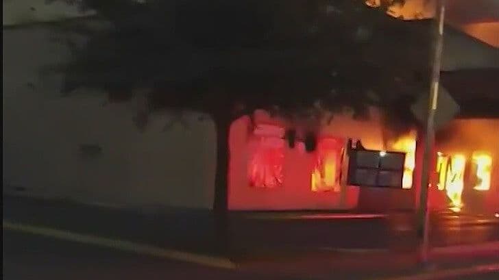 Controlan Incendio en Negocio de Venta de Pollo Asado en San Nicolás