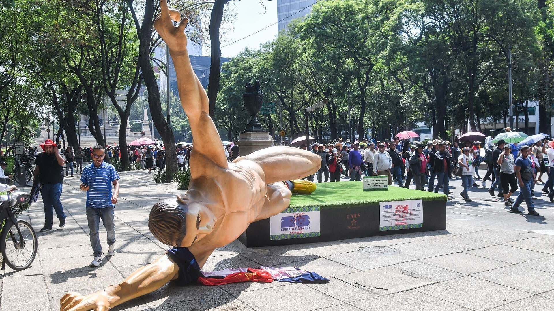 Integrantes de la CNTE Vuelven a Marchar, Bloquear Vialidades y Causar Destrozos en la CDMX